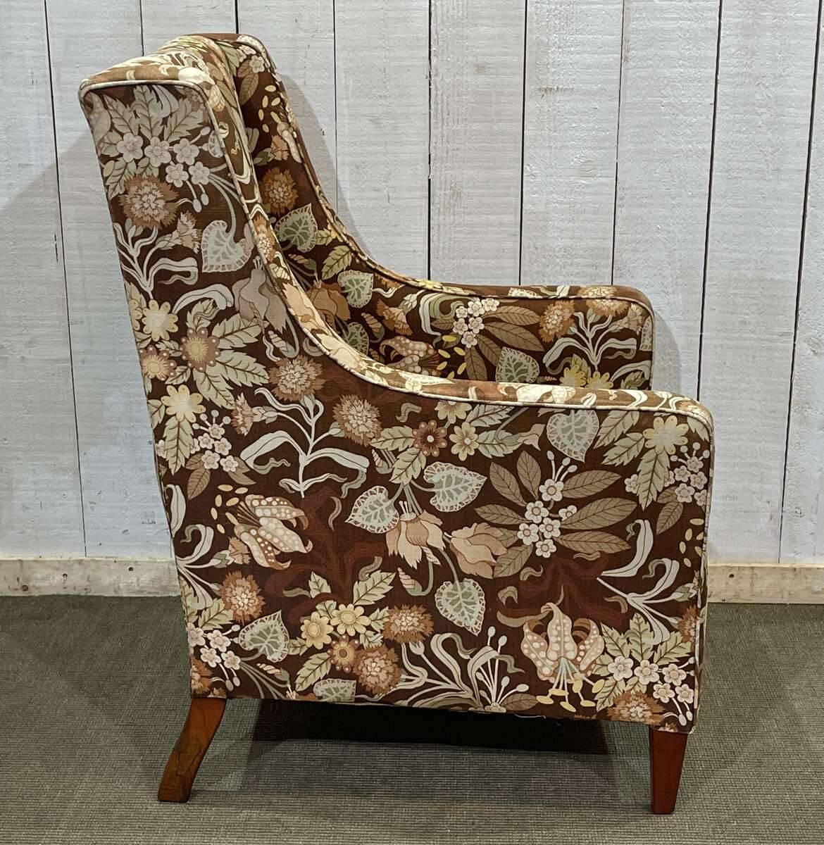 Fauteuil anglais des années 1930 à tissu fleurs