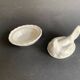 Mini terrine poule en porcelaine blanche ancienne