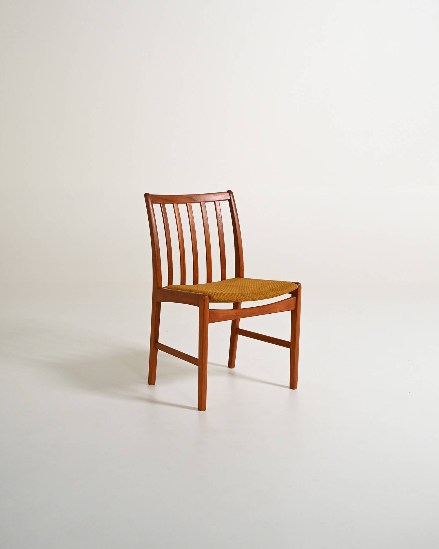 Set of 4 teak dining chairs, Scandinavia, 1960s