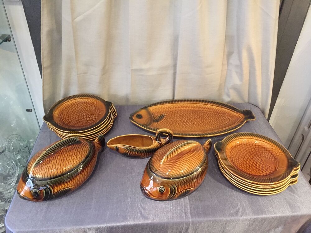 Vintage fish service Sarreguemines 12 plates 2 legumiers 1 main course 1 sausage