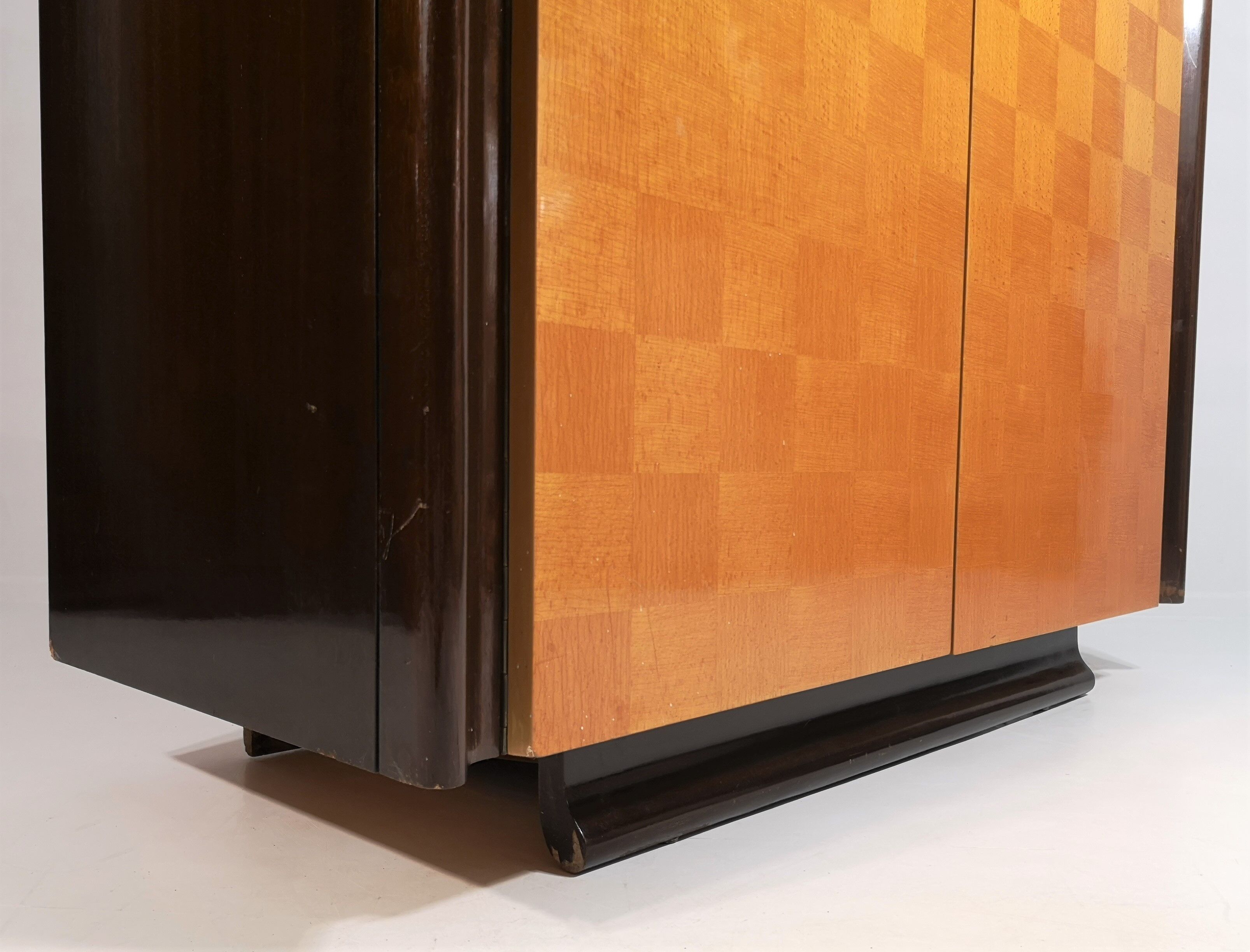 Armoire de Jindřich Halabala pour UP Závody, années 1950