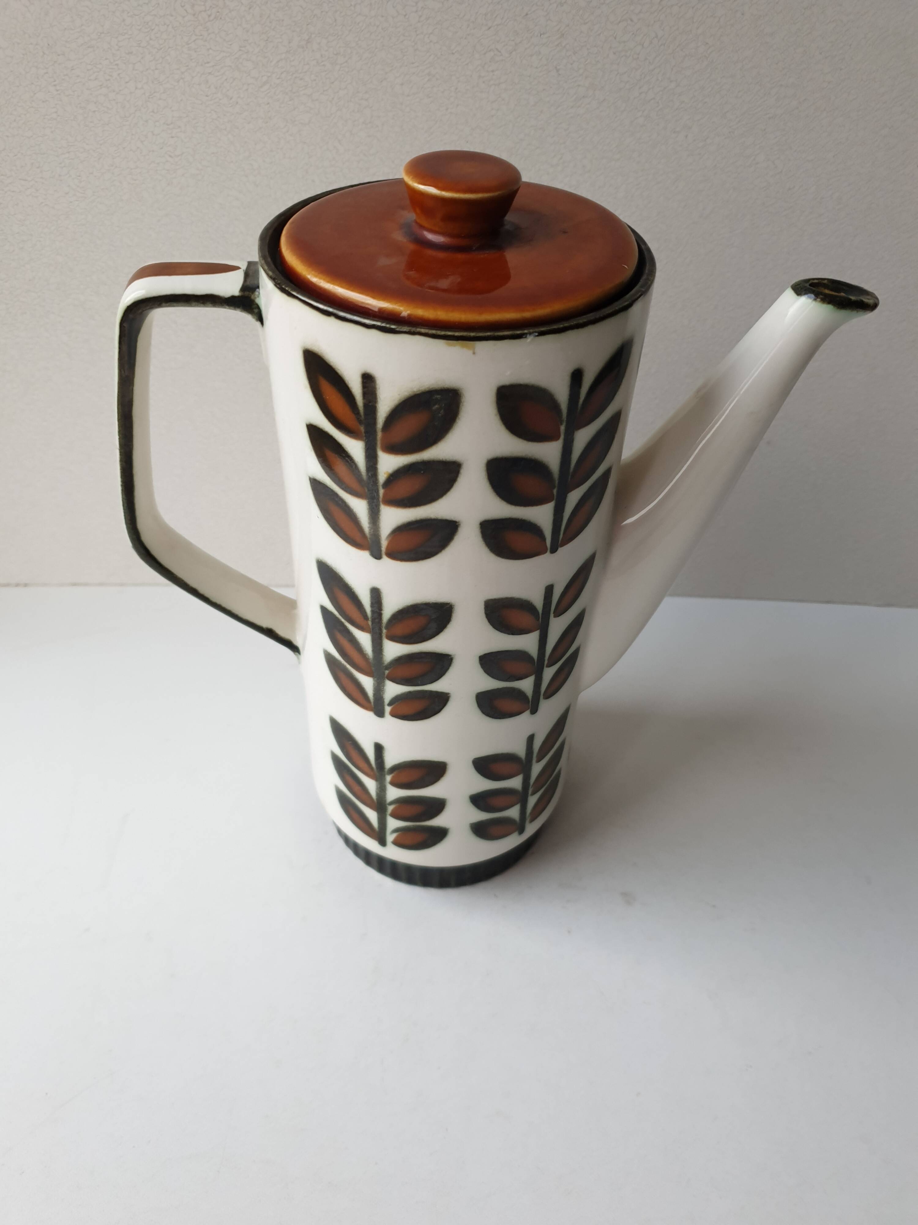 Vintage porcelain coffee pot signed Boch Rambouillet