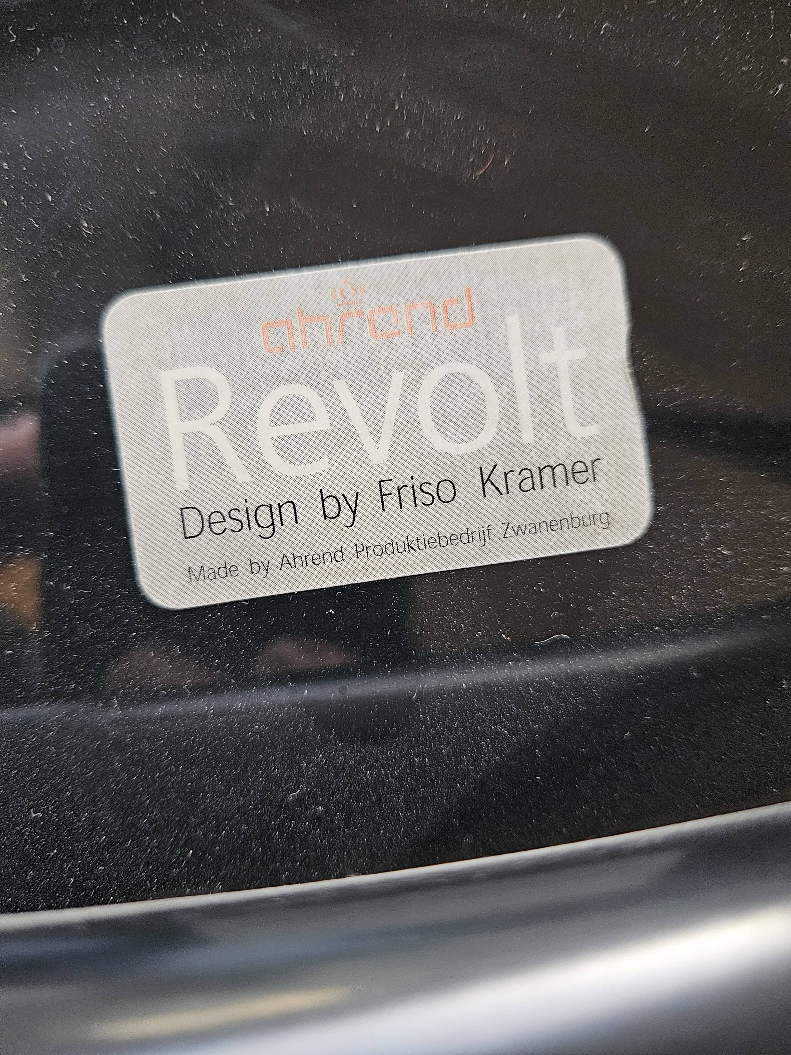 Revolt Friso Kramer Chair