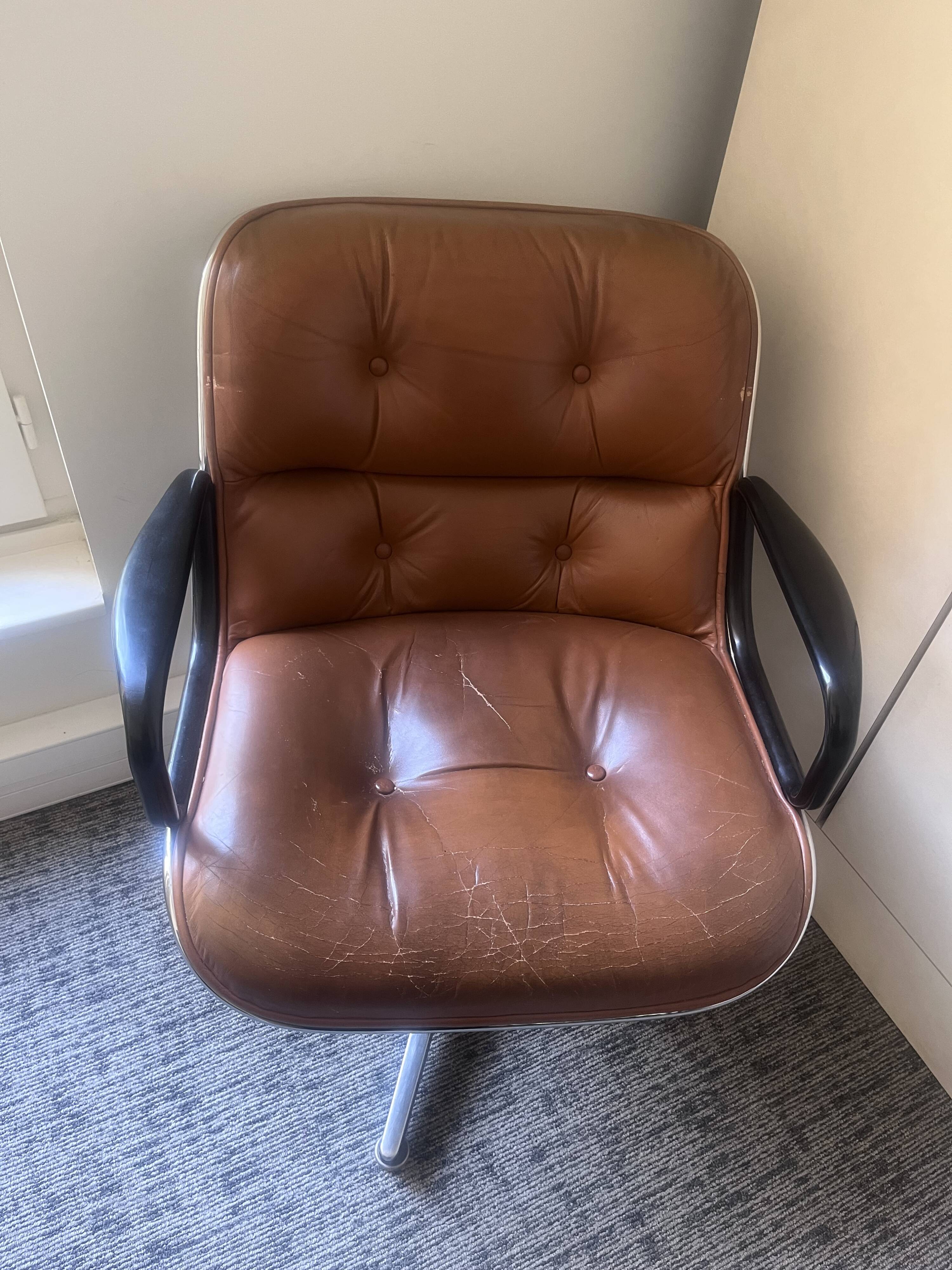 Fauteuil design Charles Pollock pour Knoll