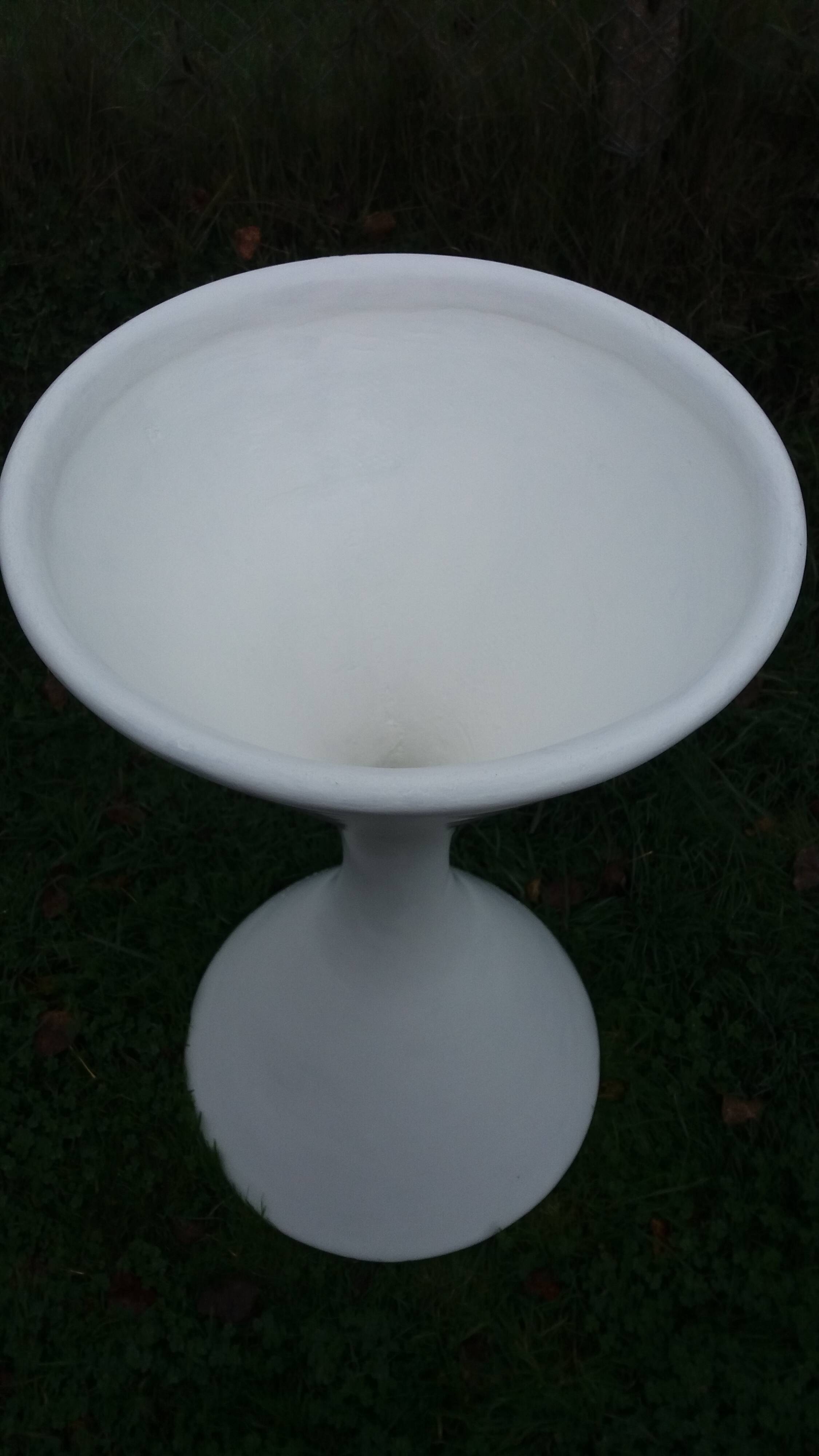 Diabolo-shaped fiber cement planter