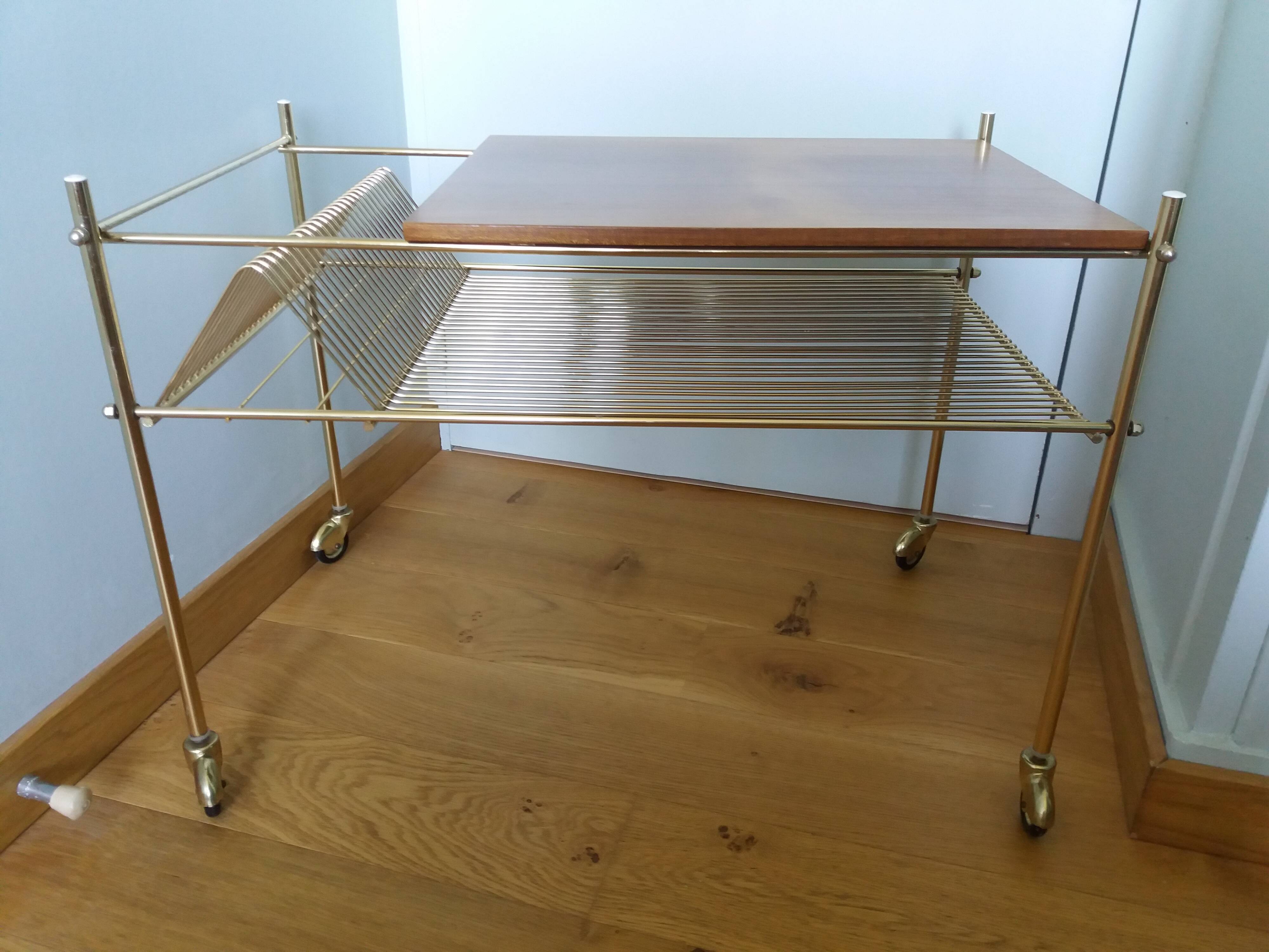 Vinyl hi-fi console with wheels in gold metal and wood