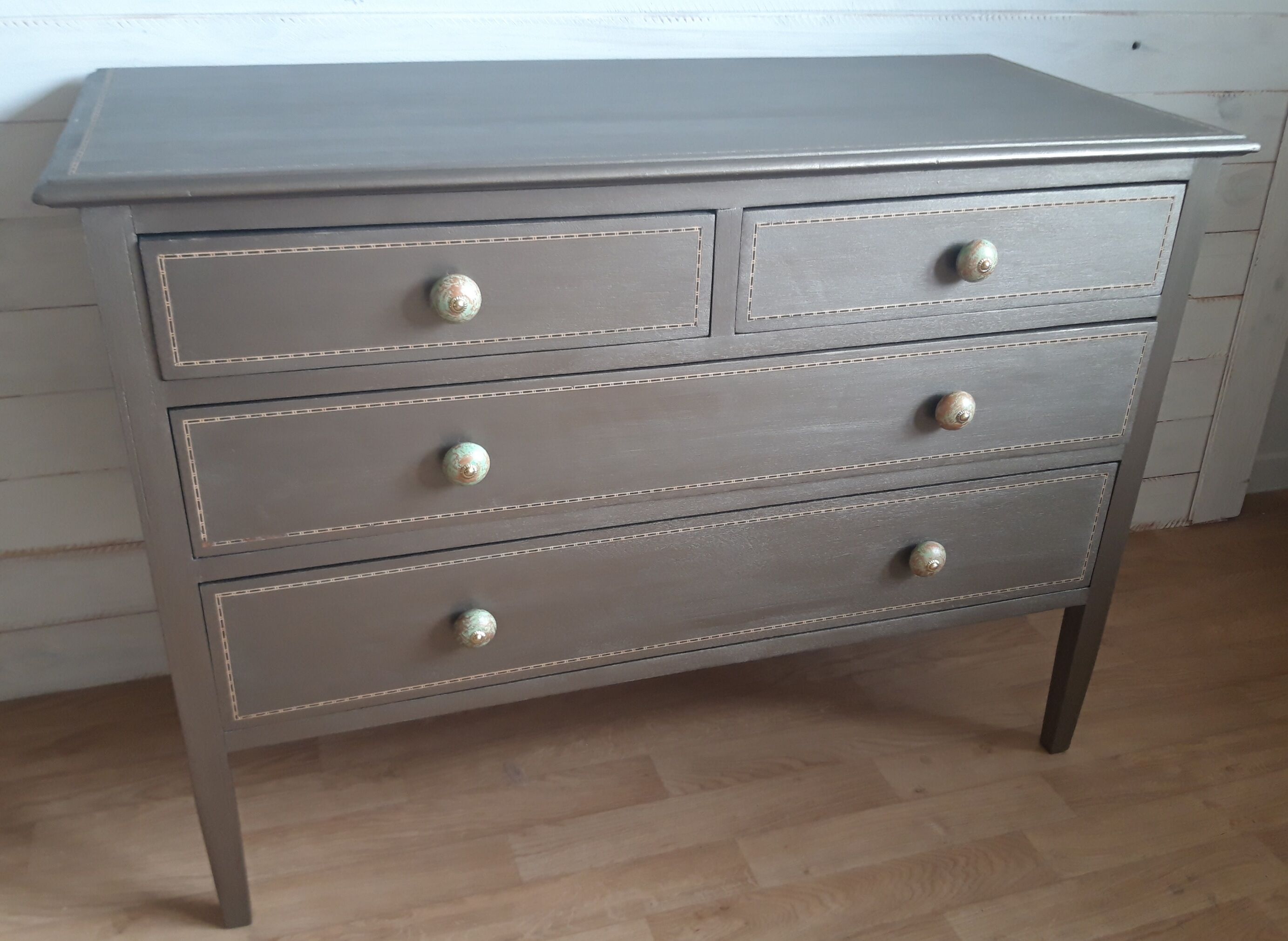 Antique chest of drawers