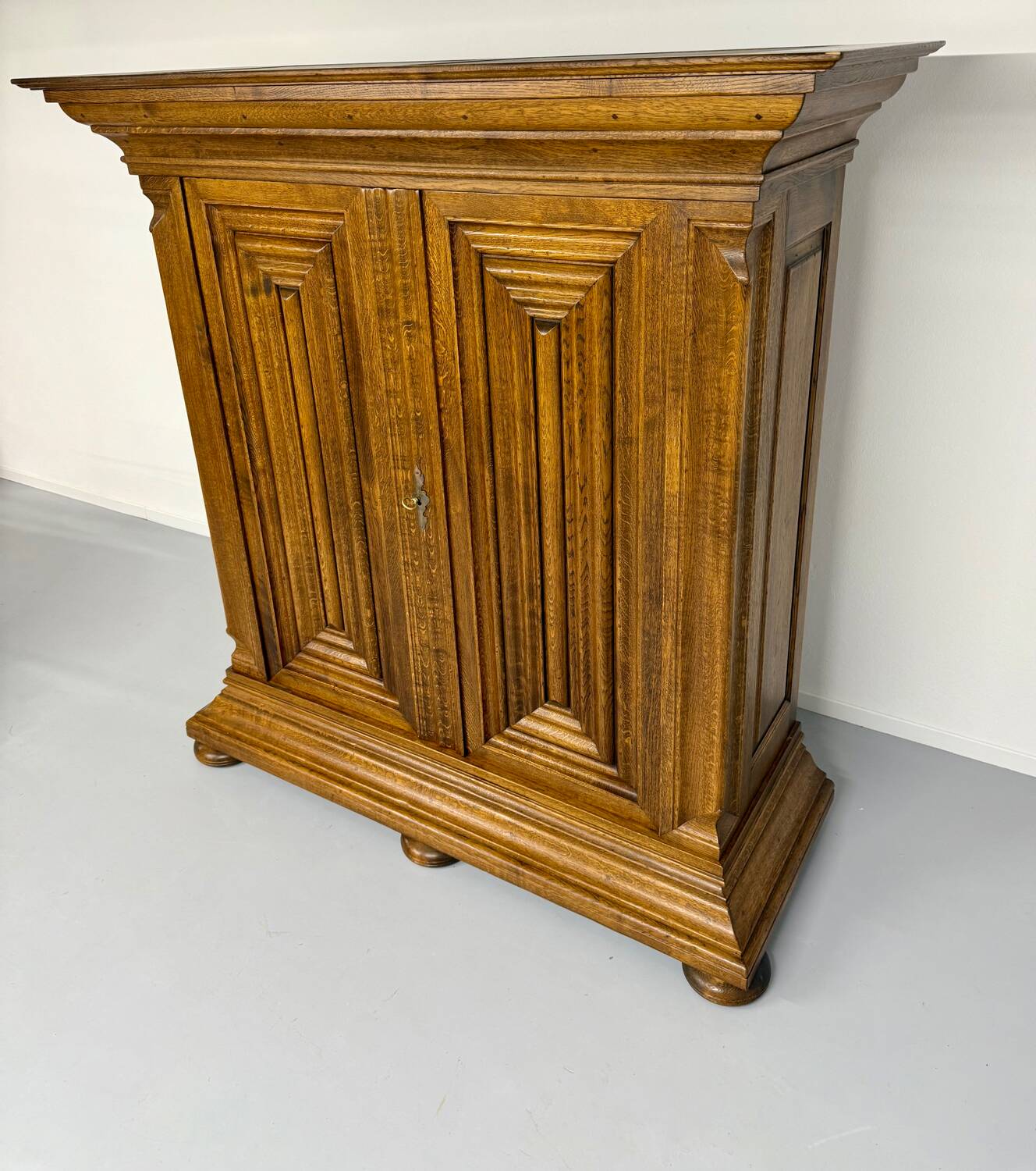 Frankfurt solid wood wardrobe geometric shape vintage wardrobe