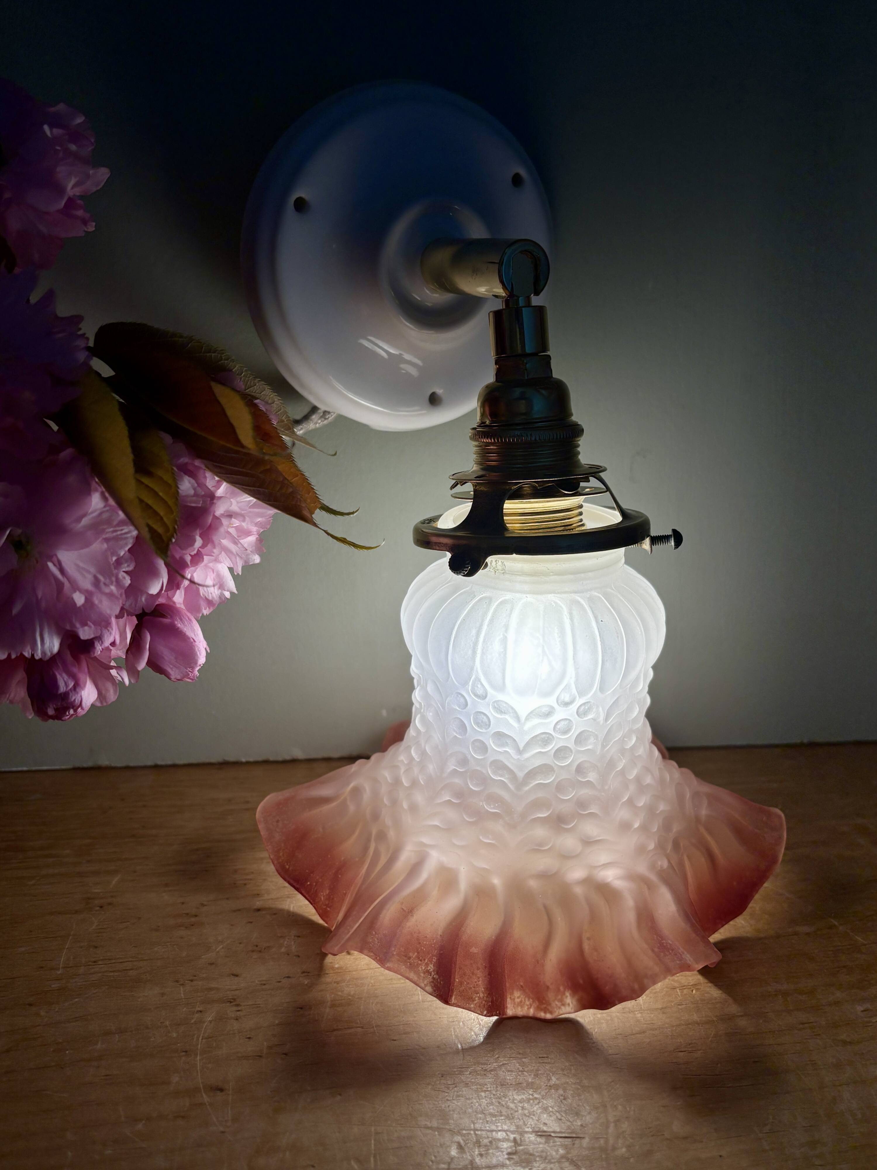 Vintage tulip wall lamp in white and pink frosted glass