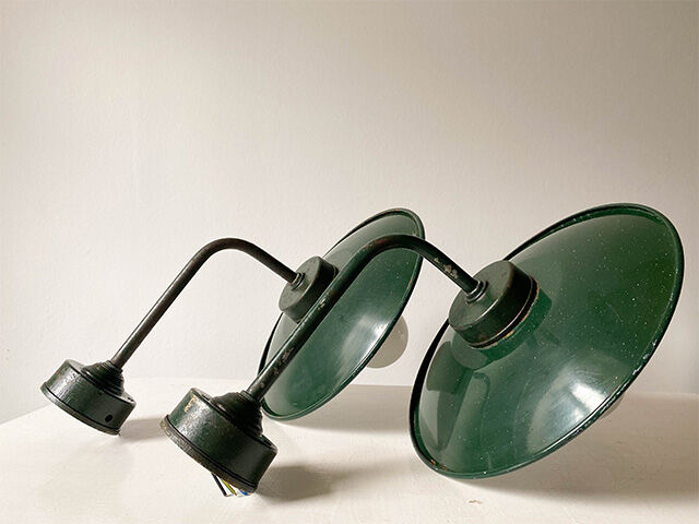 Outdoor enamelled tole wall lamp