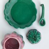 Green and pink tomato barbotine with saucer