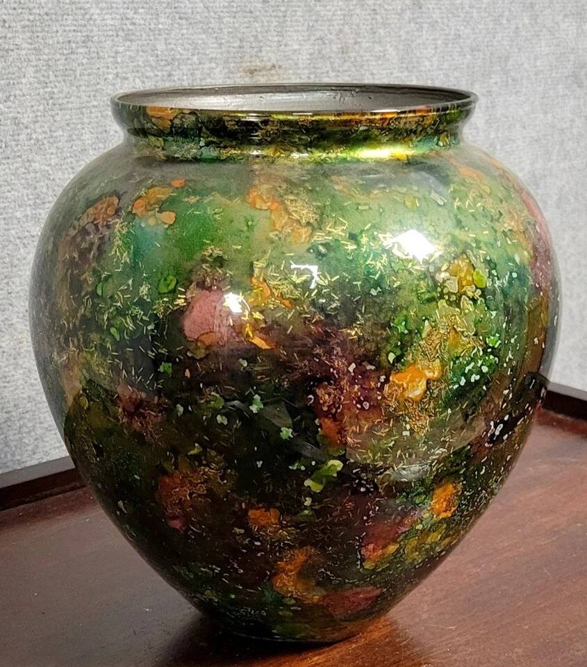 Large designer ball-shaped vase from the "laque line" art workshops