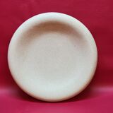 Empty white pocket in cracked ceramic matte François Chatain cup plate