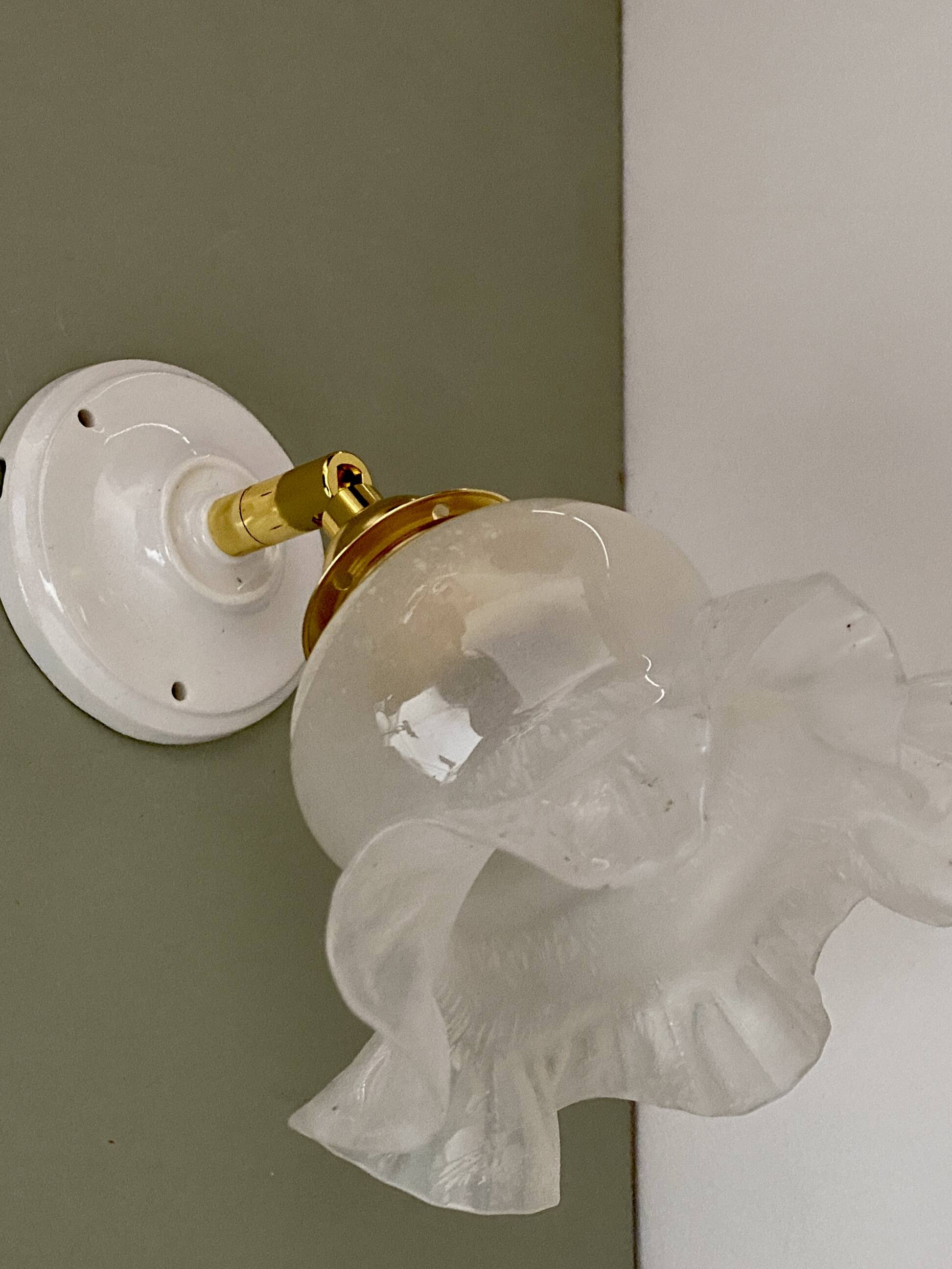 Vintage tulip wall lamp in white opaline