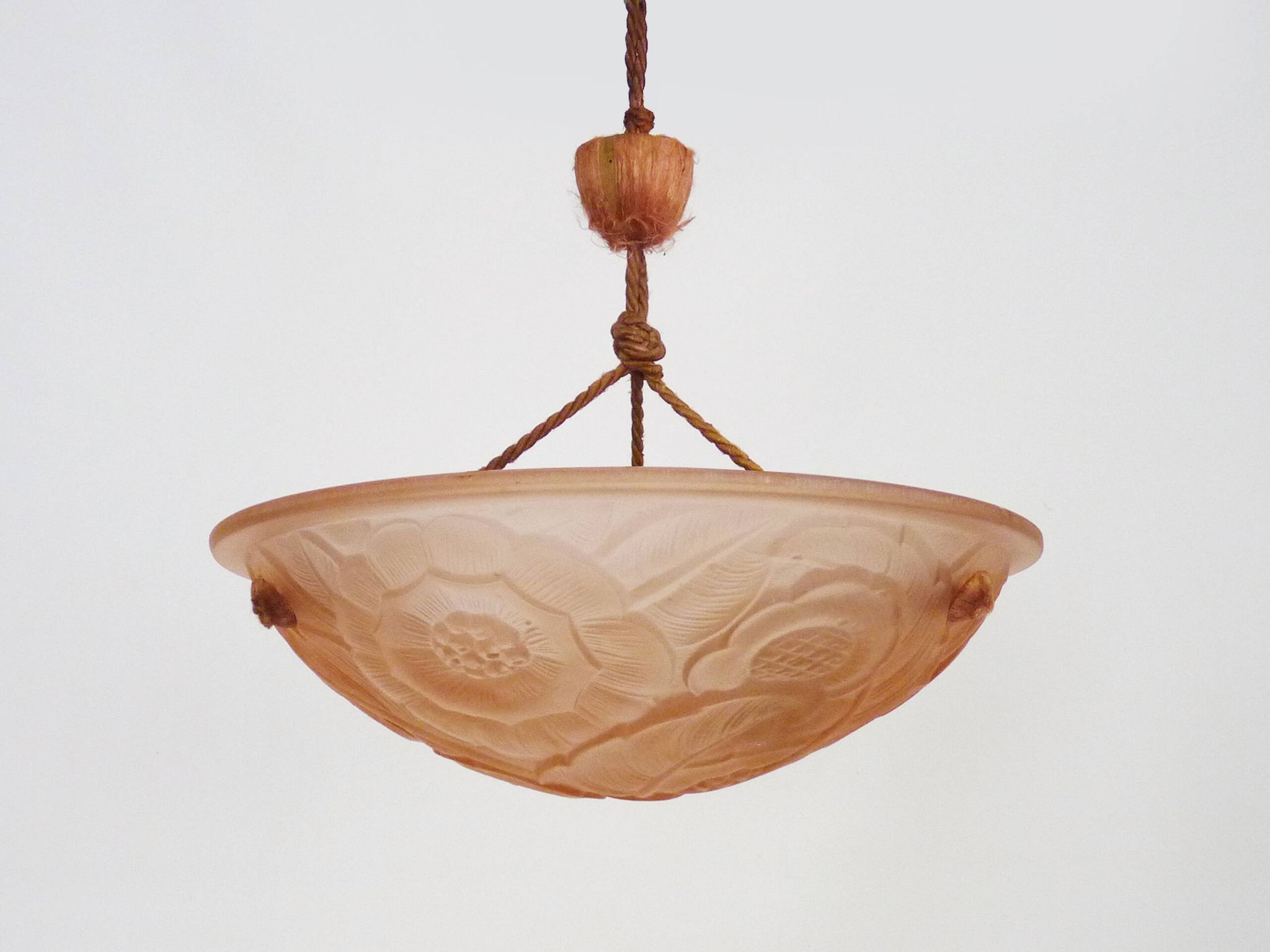 Antique chandelier, Art Deco floral basin pendant light 1 light, in pink glass paste. 1930s