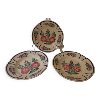 3 assiettes creuses fleuris HB signées