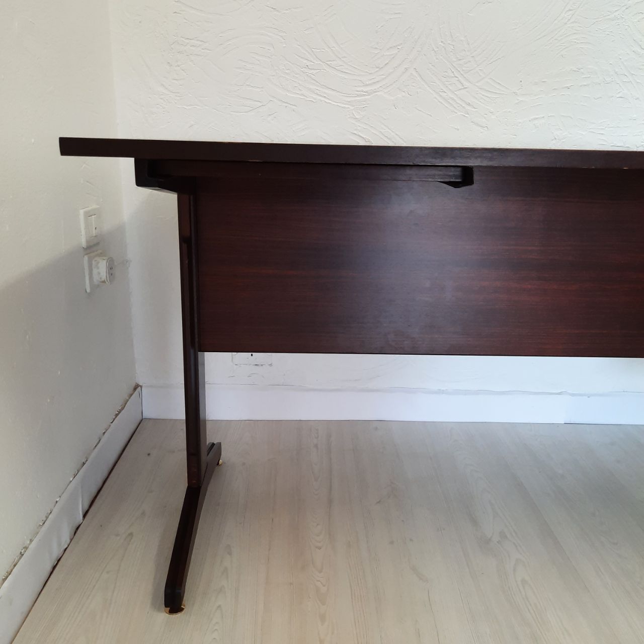 Center desk - vintage - AV contemporary furnishings