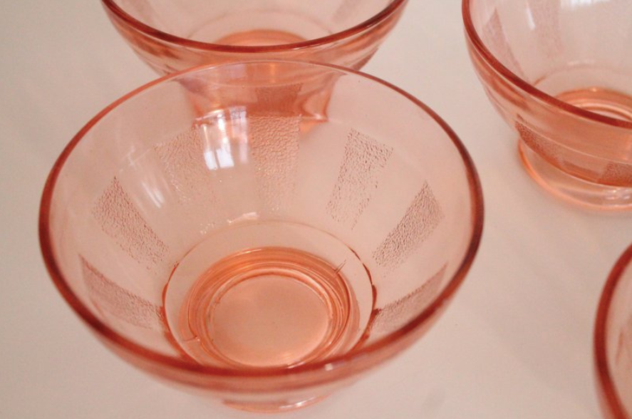 Set of 4 pink glass bowls