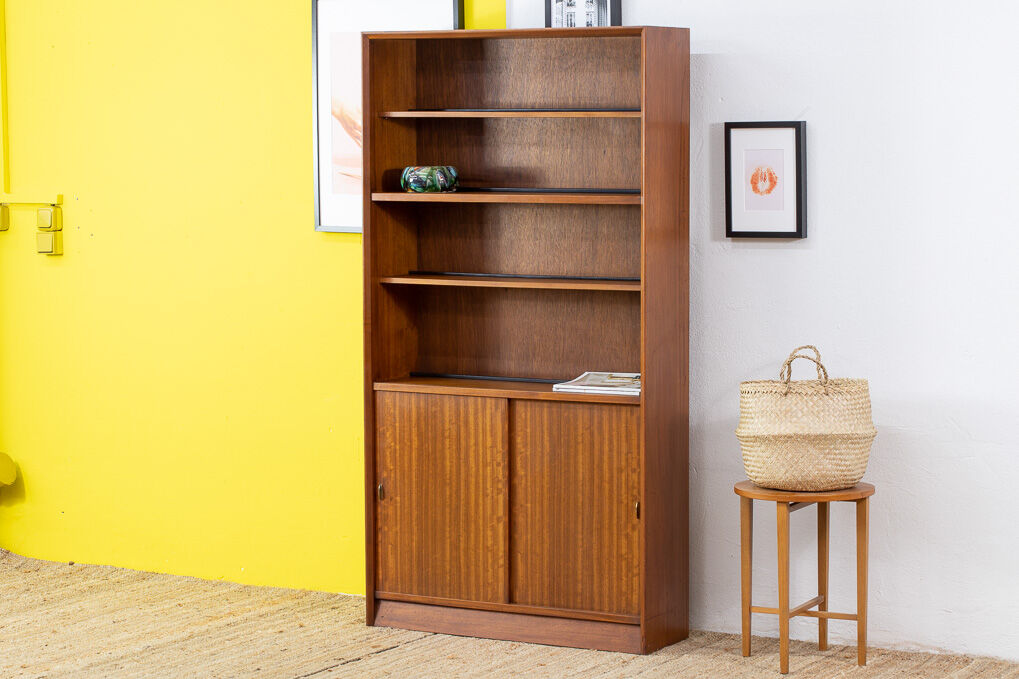 Scandinavian bookcase – 91 cm