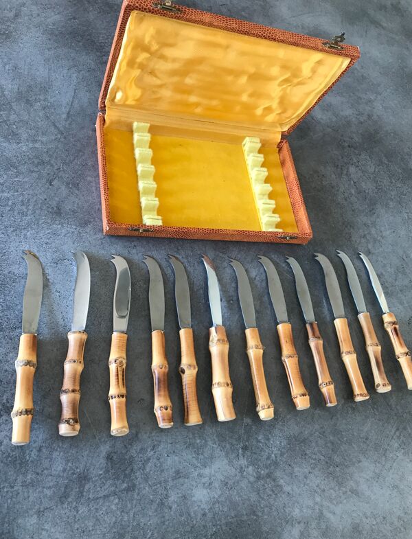 Ensemble de 12 couteaux vintage manche en bambou coutellerie b.j.b dans leur écrin