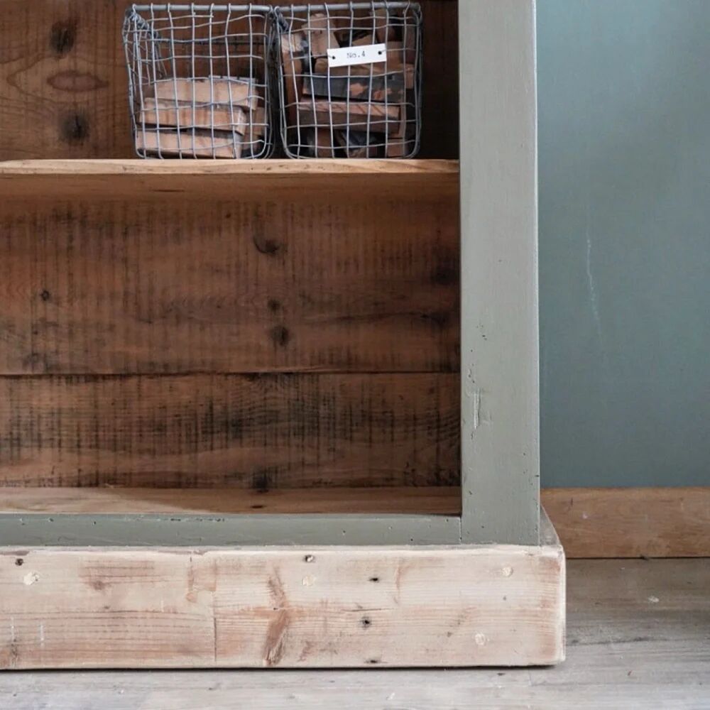 Parisian green museum buffet