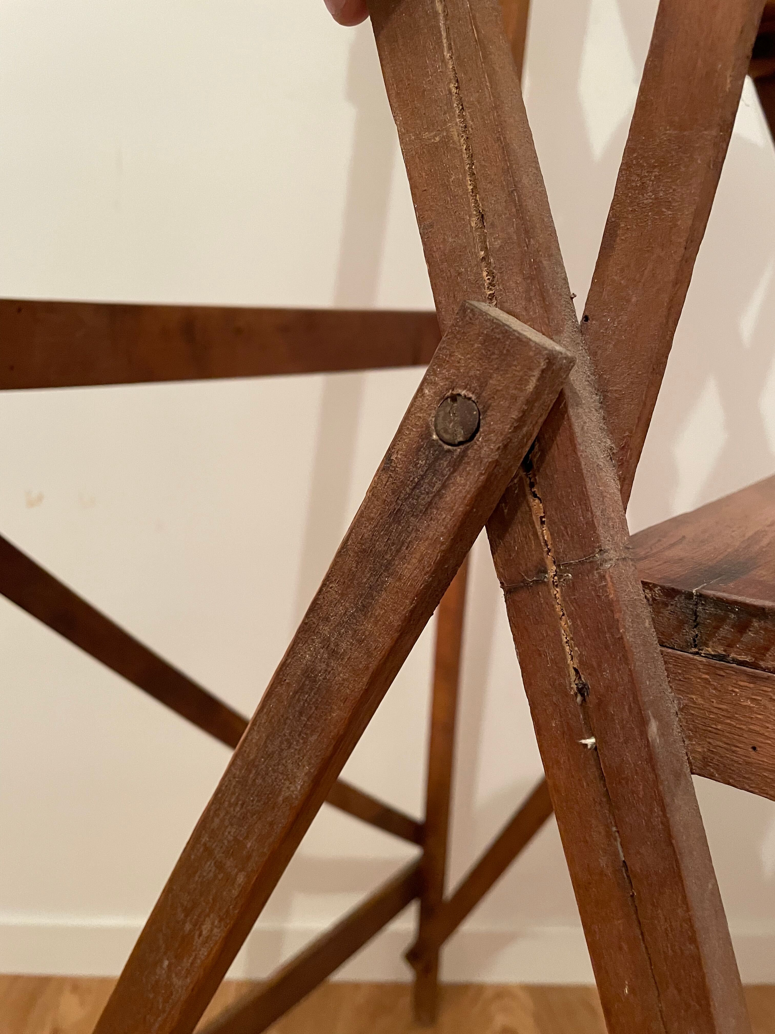 Escabeau old foldable in wood