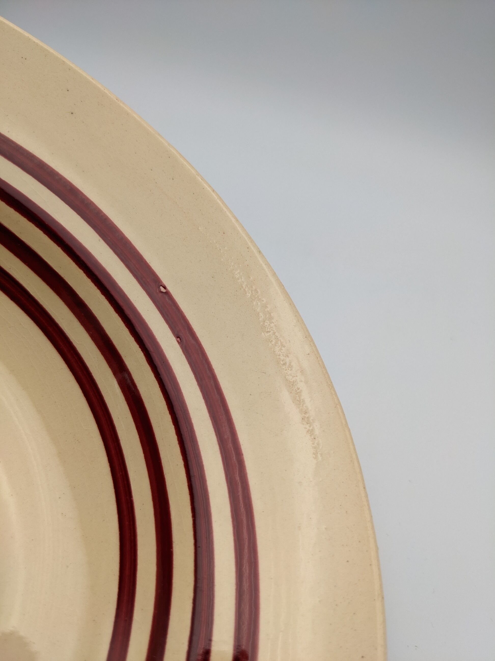 Lot of 6 hollow plates gien france beige color red border flower decoration