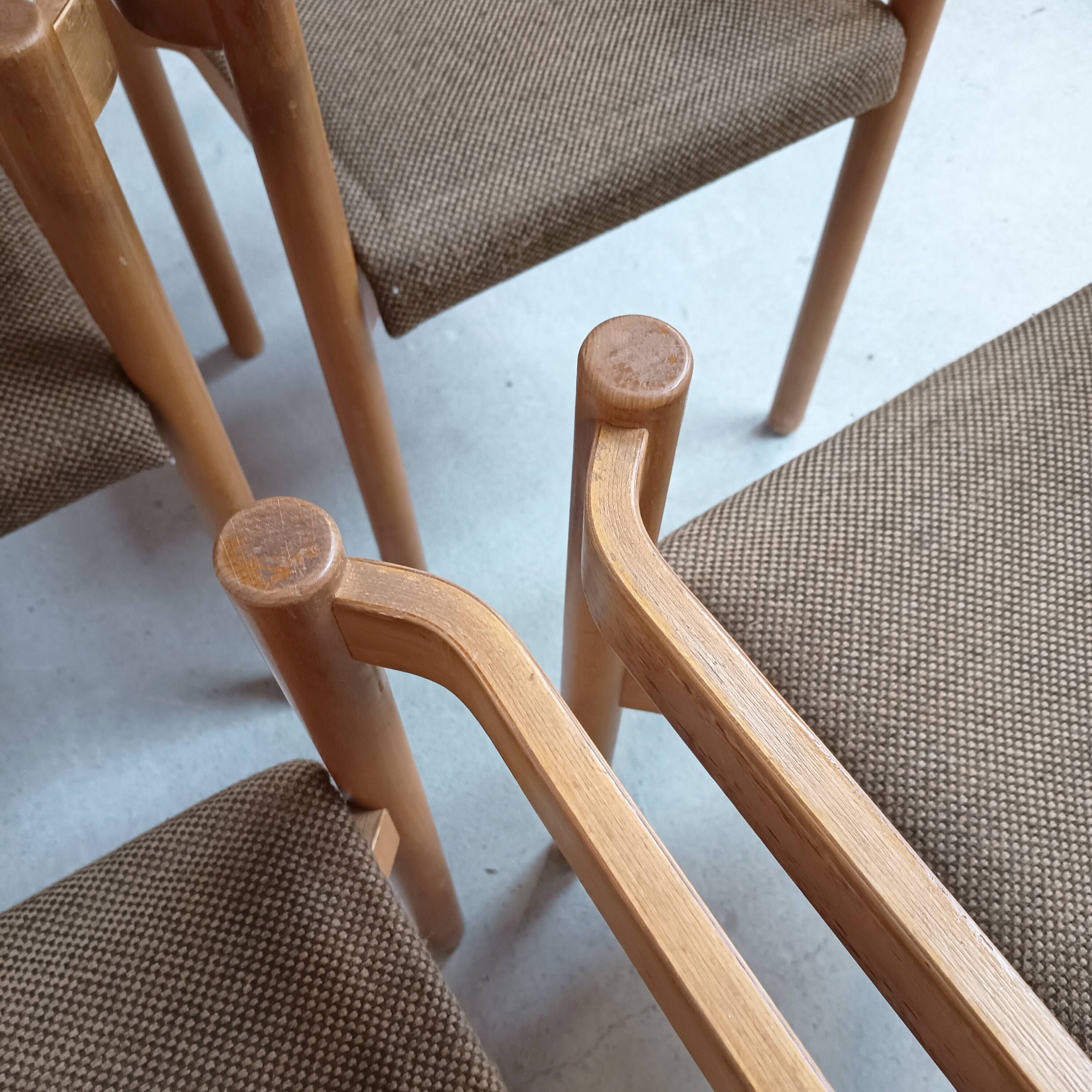 6 chaises Hiller, 1980