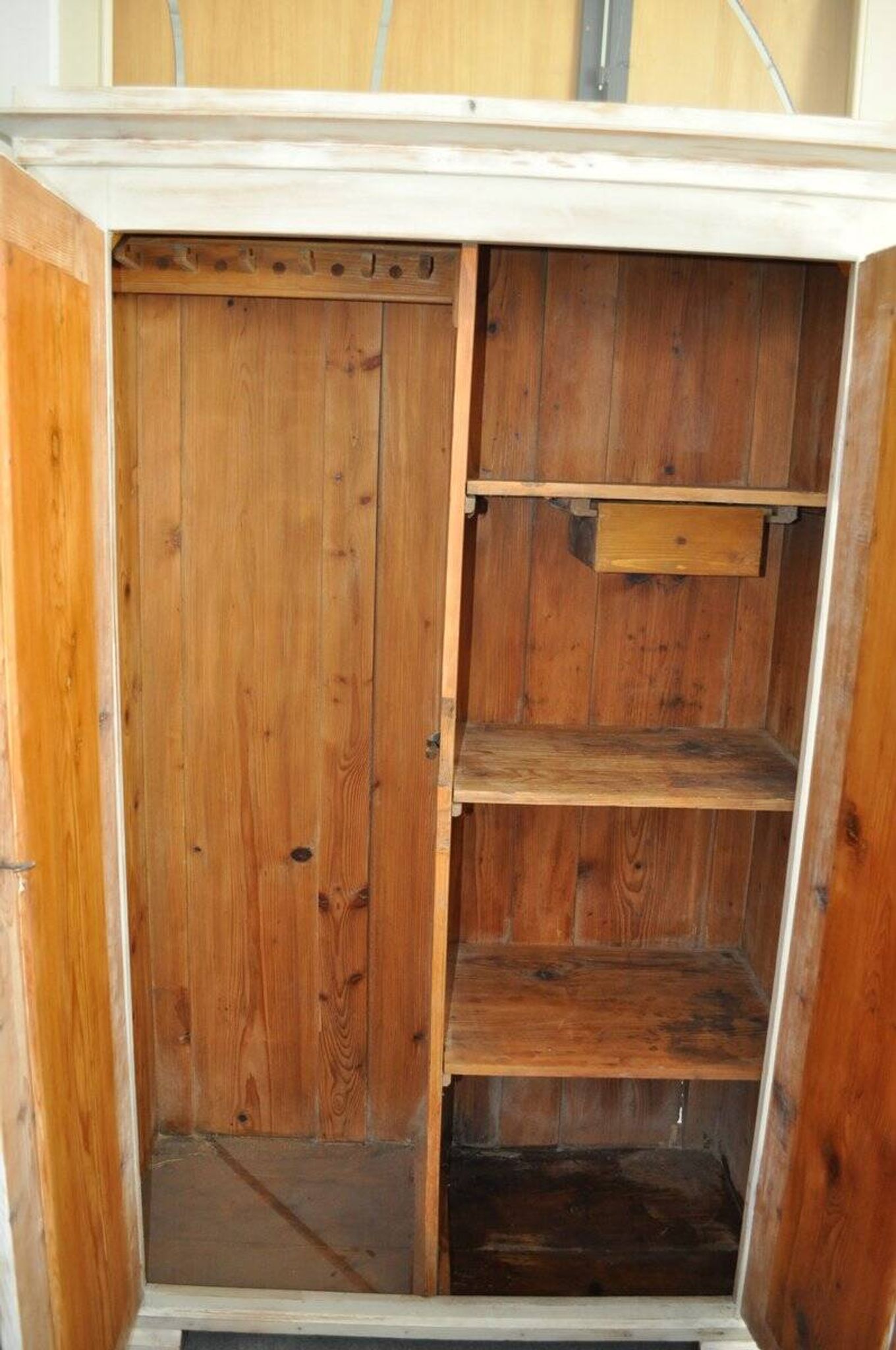 Double cream-painted wardrobe in patinated solid wood, 1920s romantic style.