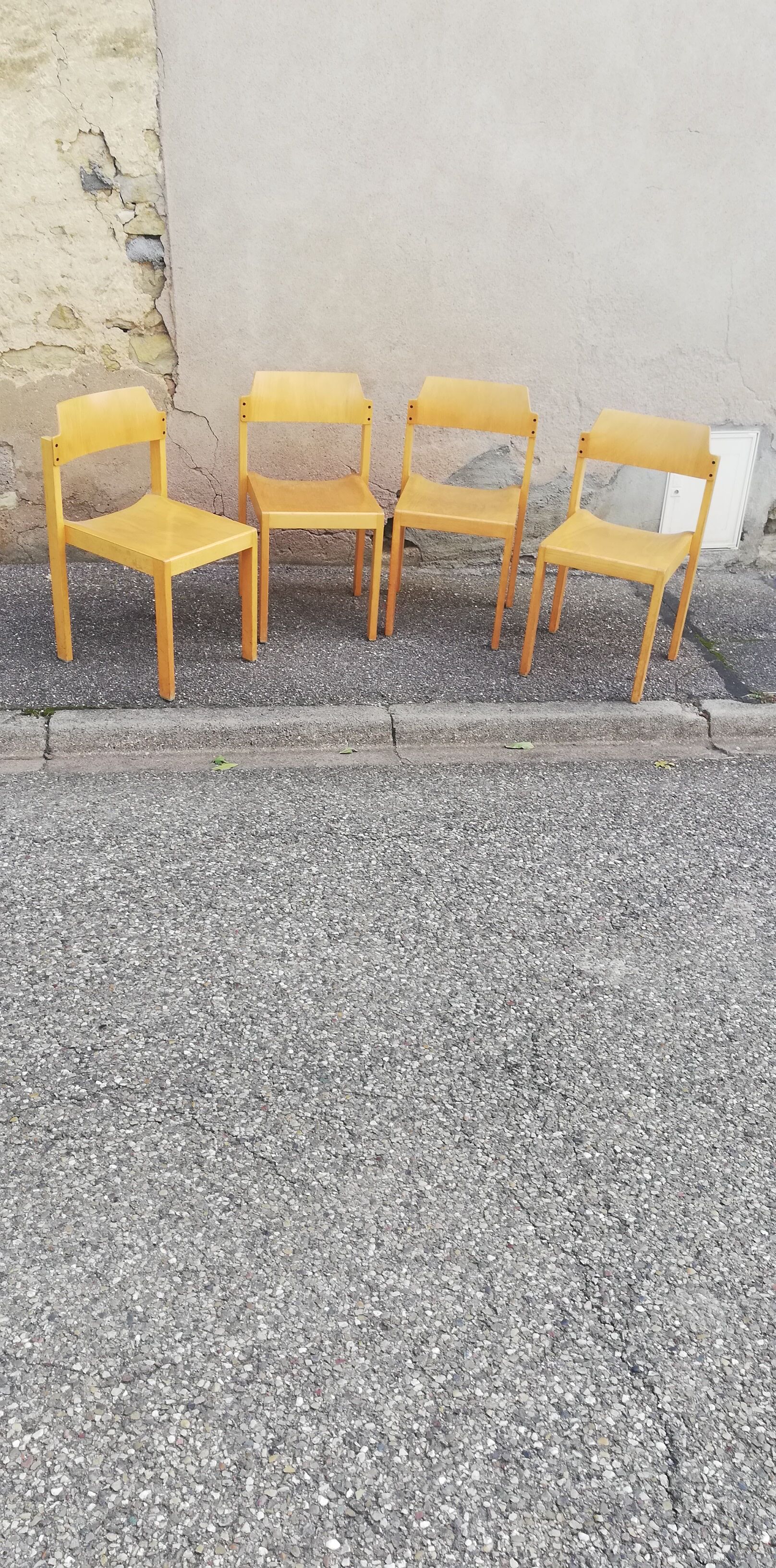 Set of 4 vintage light wood chairs