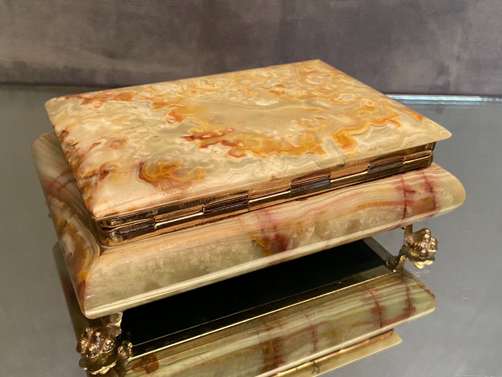 Onyx agate box on claw feet