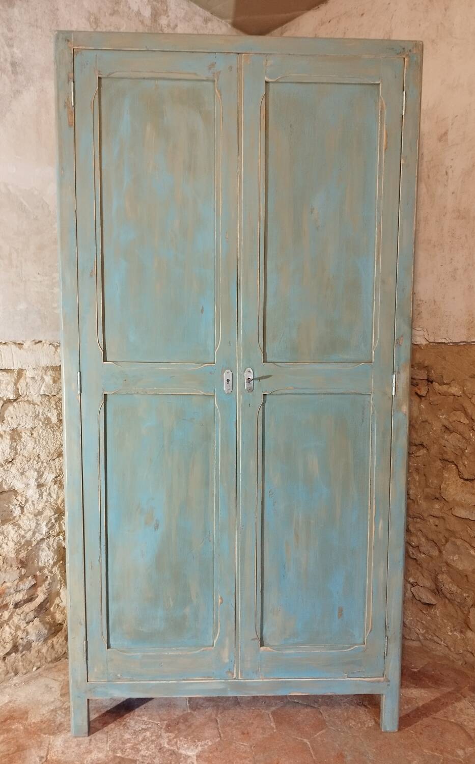 Armoire parisienne