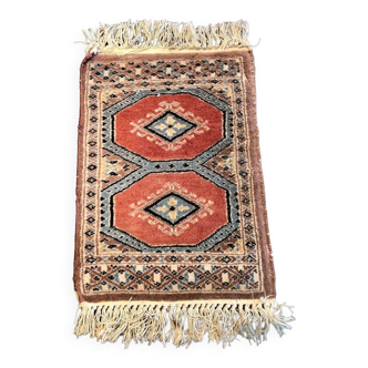 Handmade Pakistani rug