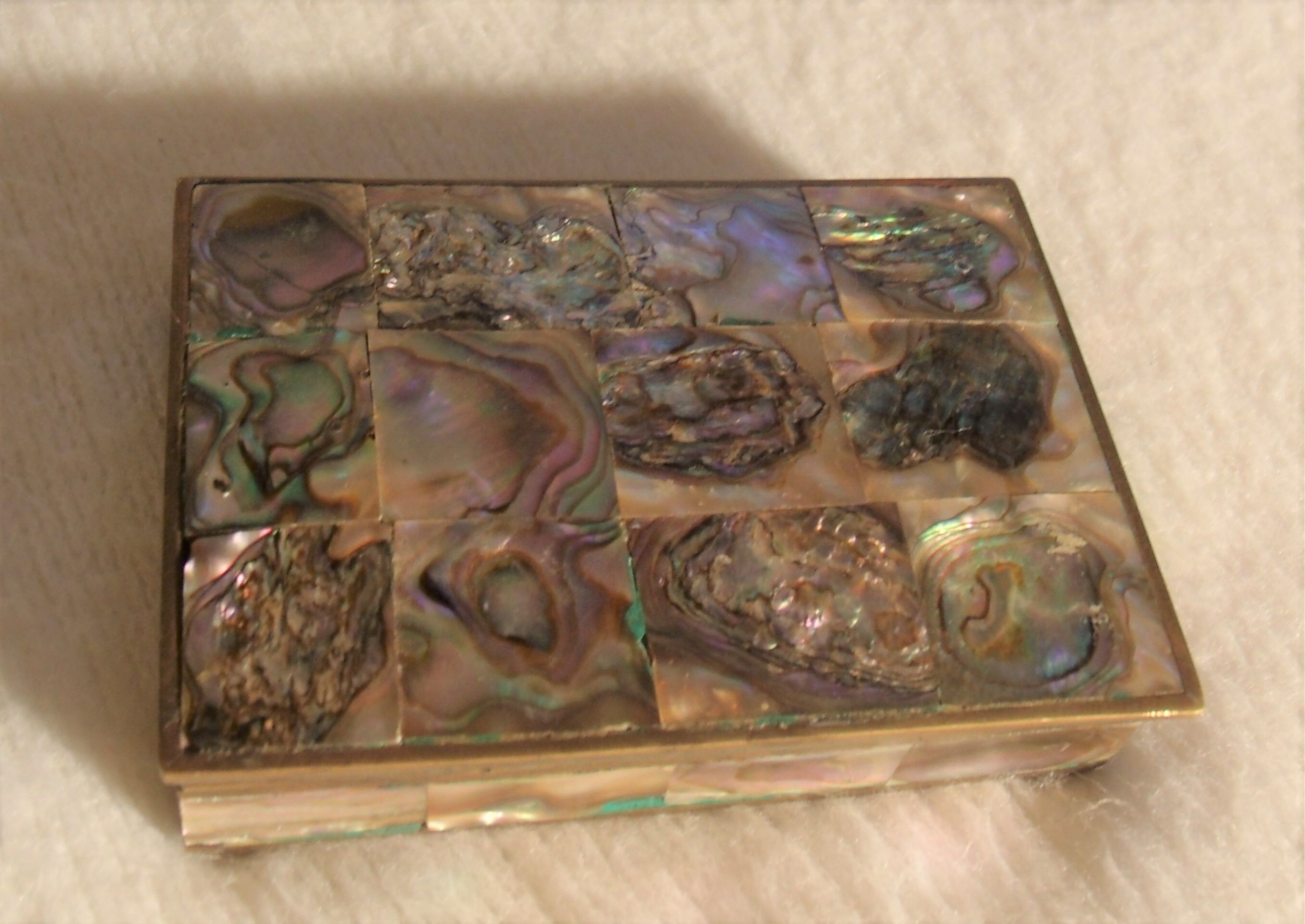 Box in brass and mother-of-pearl