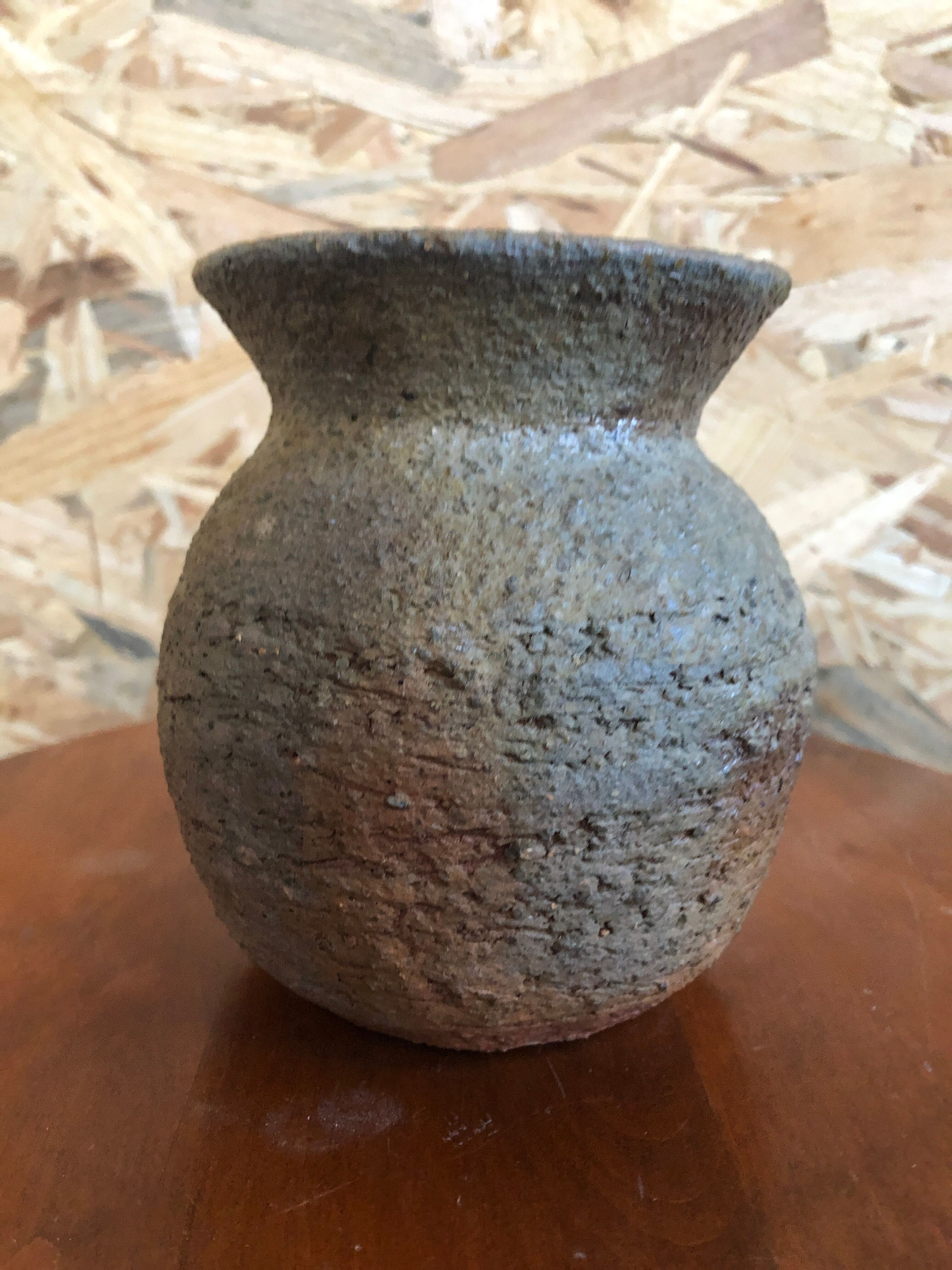 Old gray sandstone vase signed deco 70s vintage