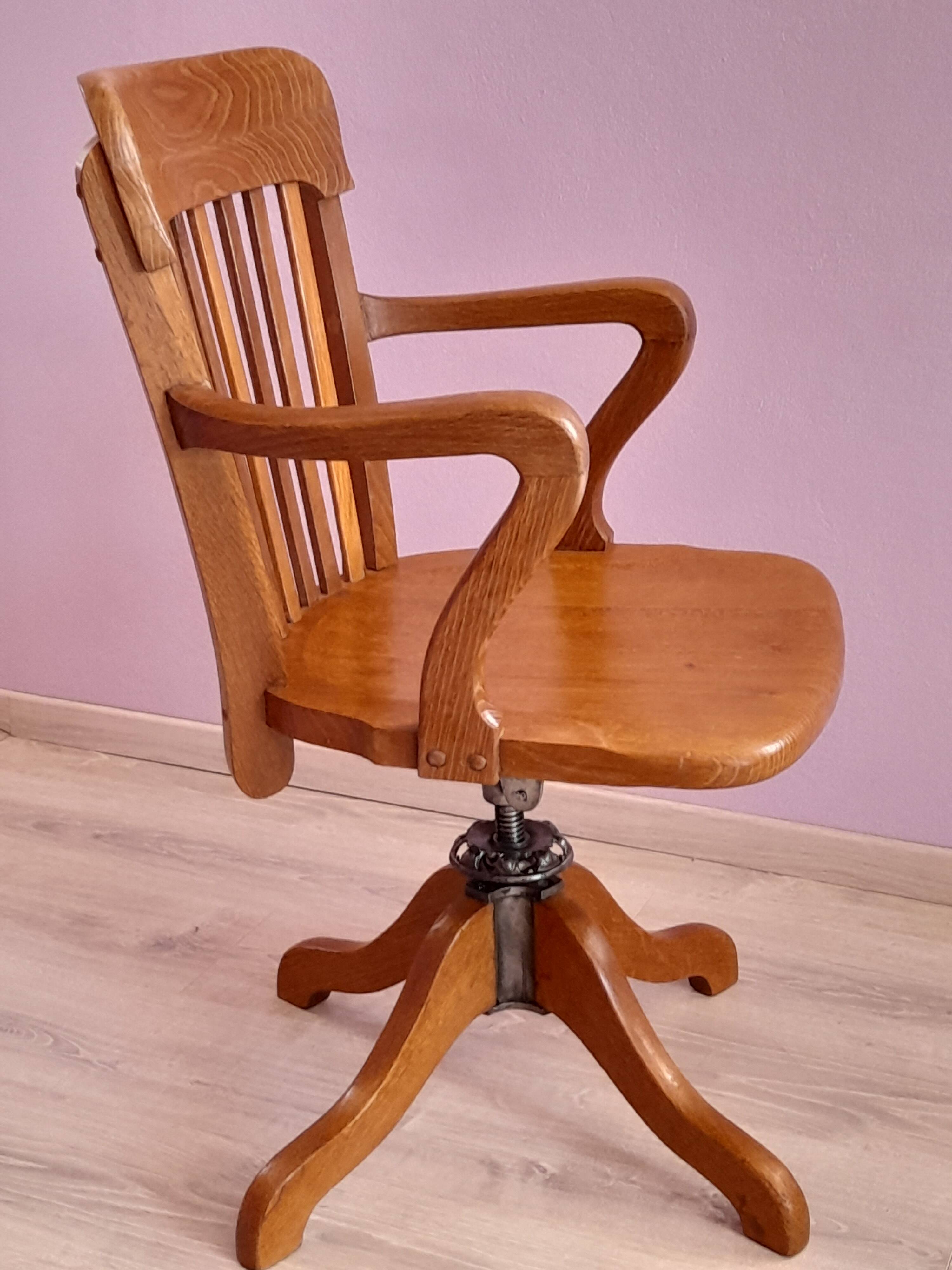 Swivel office chair from around 1940