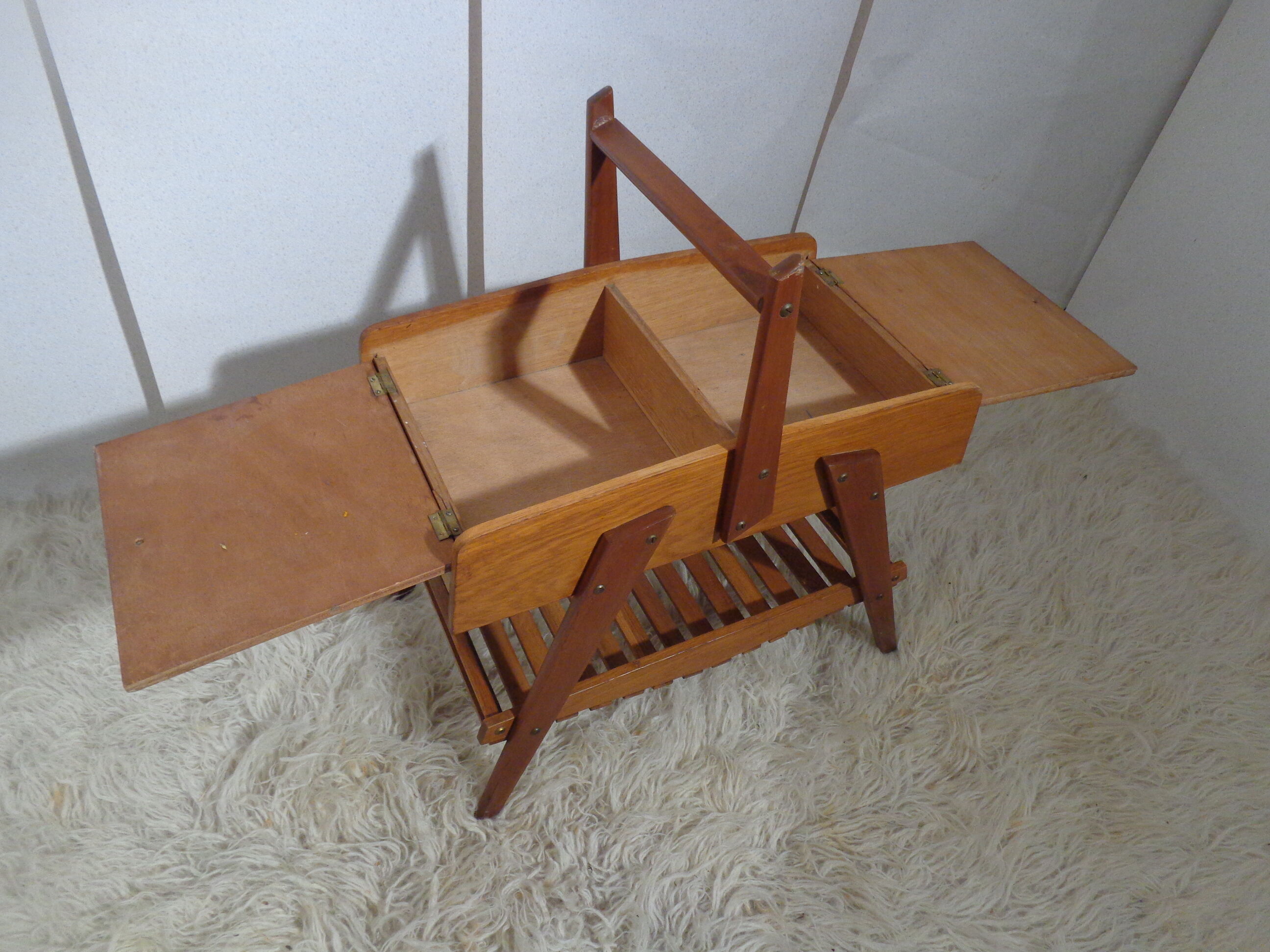 Workervintage feet compass