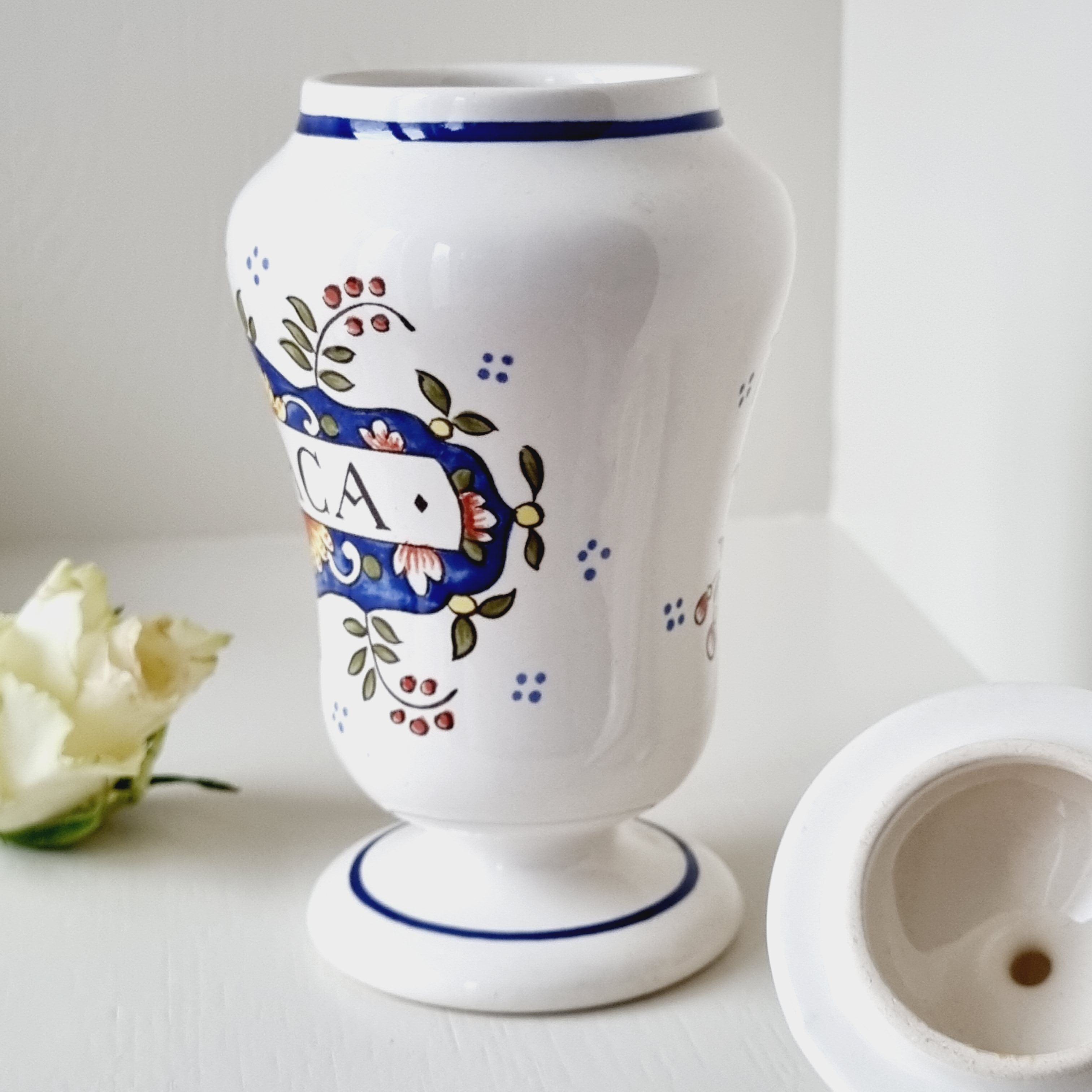 Ceramic apothecary pot Saint Clement