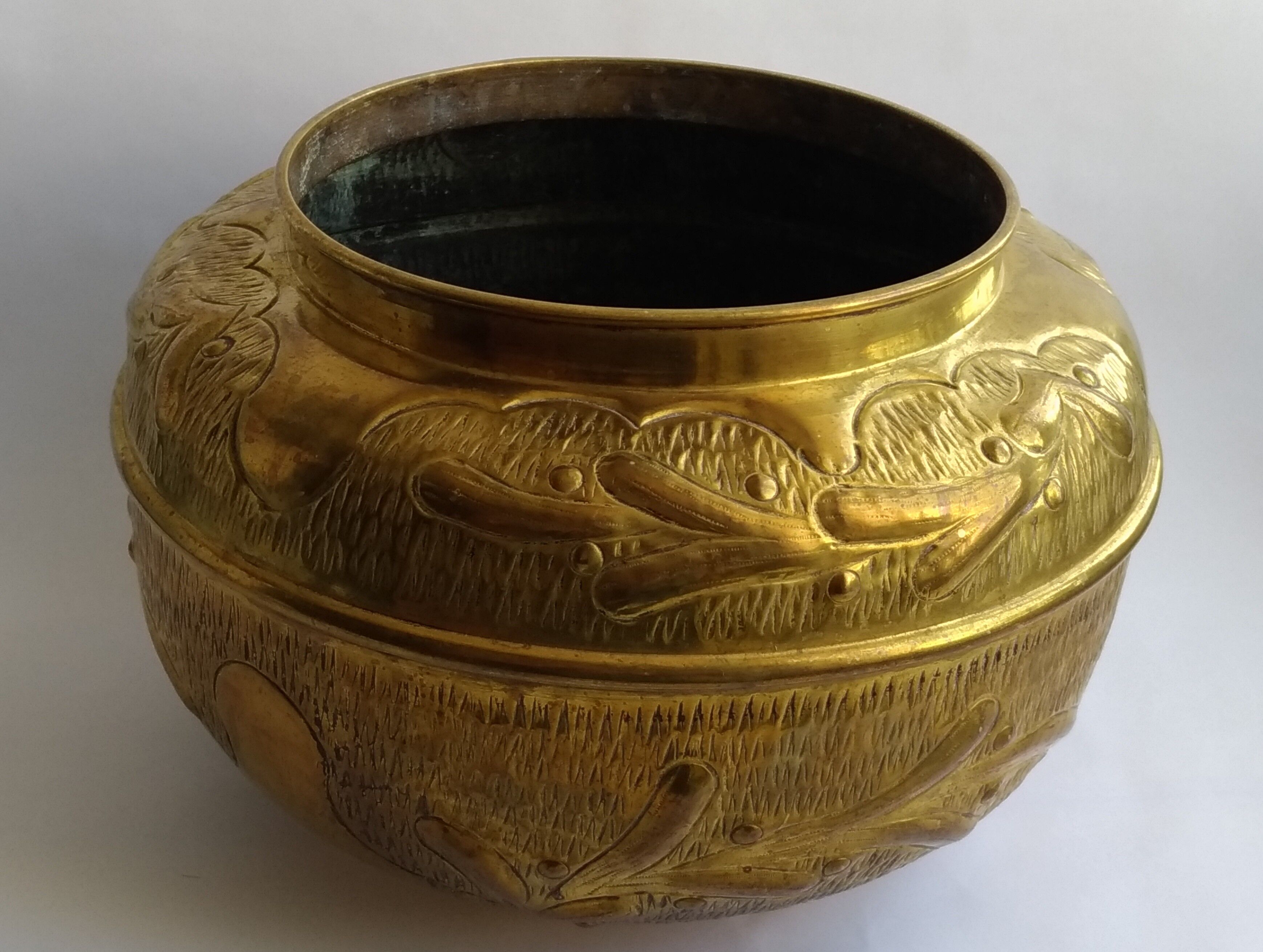 Large brass pot cover 29cm x 21cm vintage