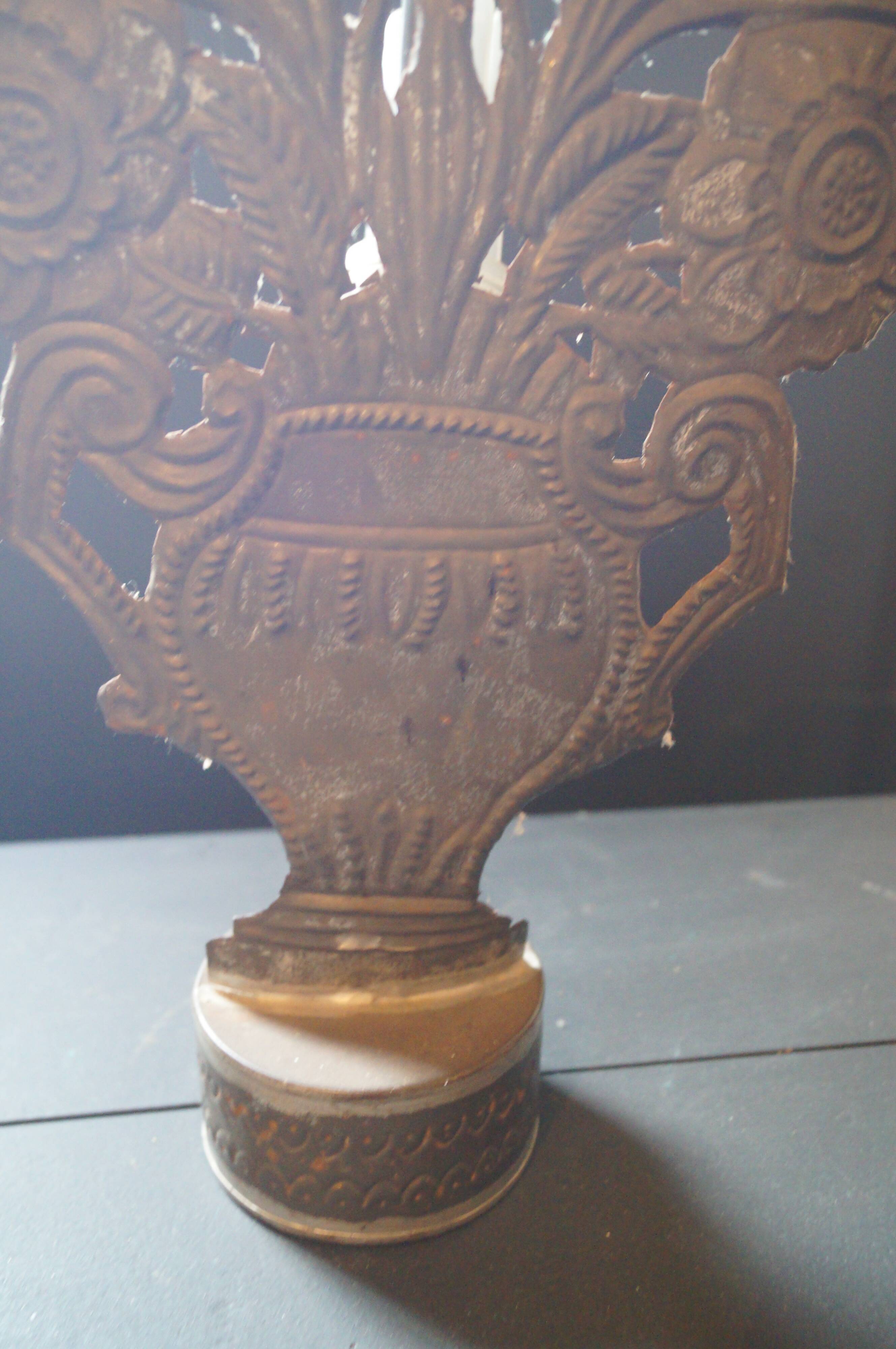 Metal lamp pushed back 1900