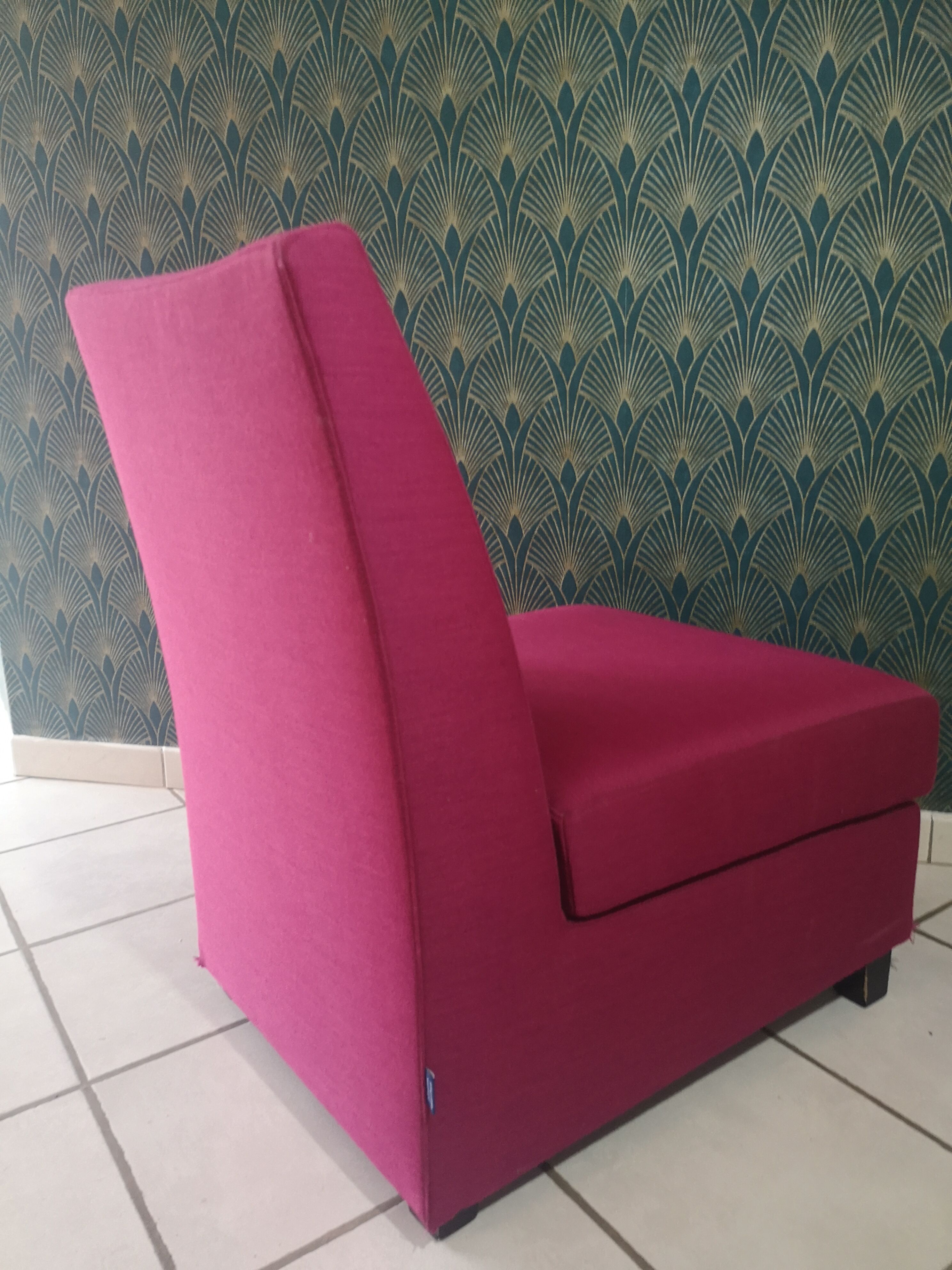 Fauteuil et repose pied "pouf" Ligne Roset