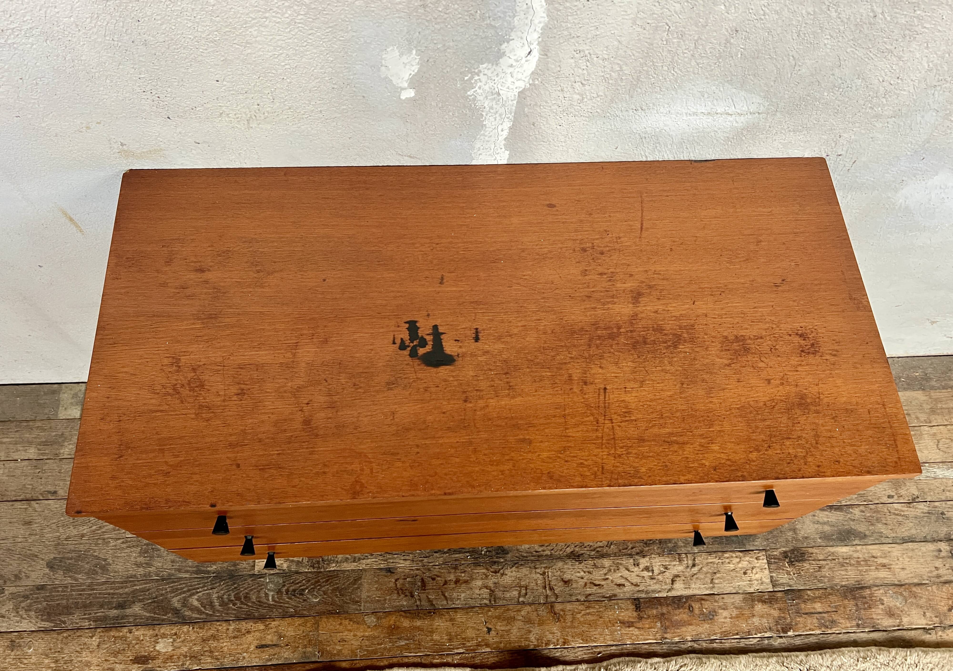 Commode vintage en teck – 3 tiroirs – design épuré & moderne