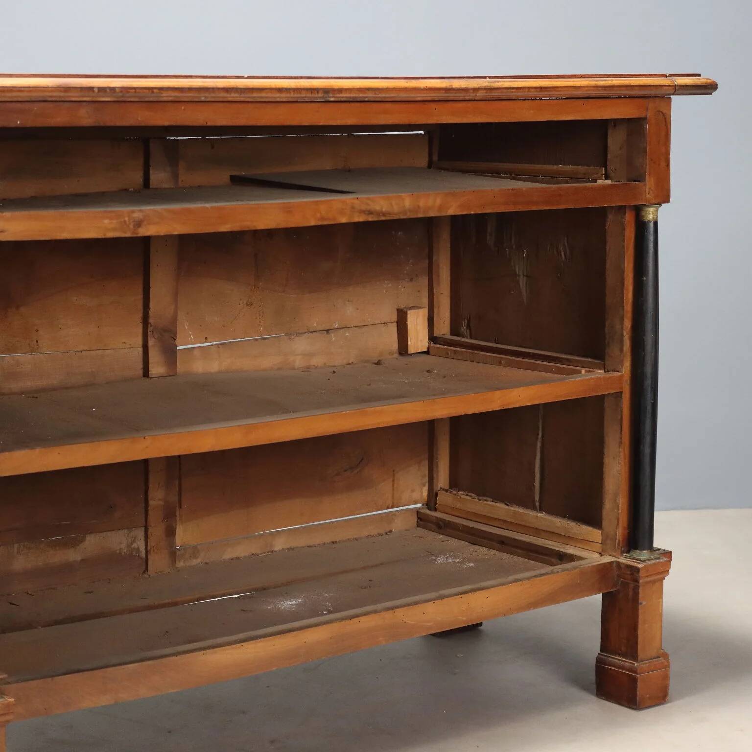 Commode Napoléon III en noyer - Italie fin XIXe siècle