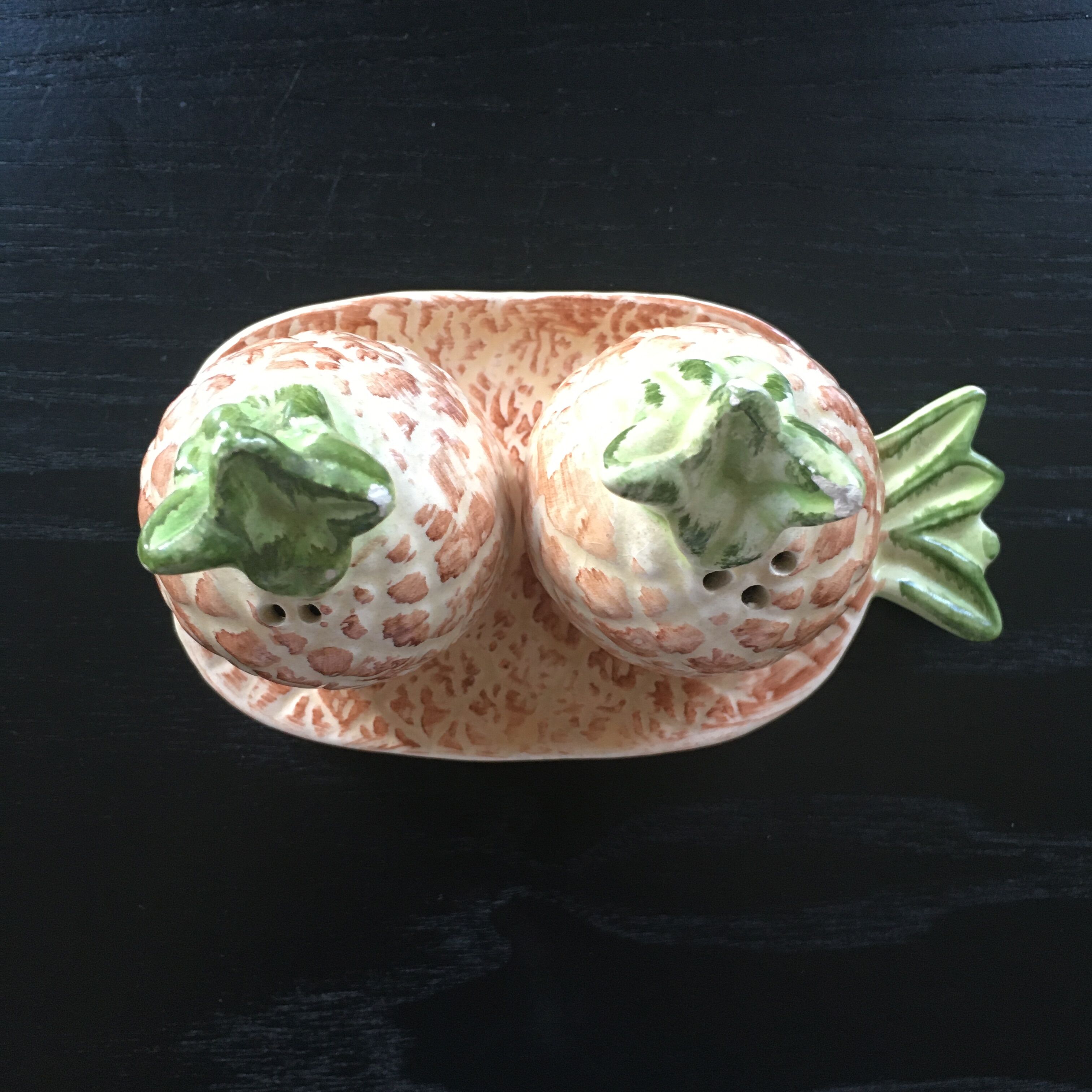Pineapple salt and pepper set