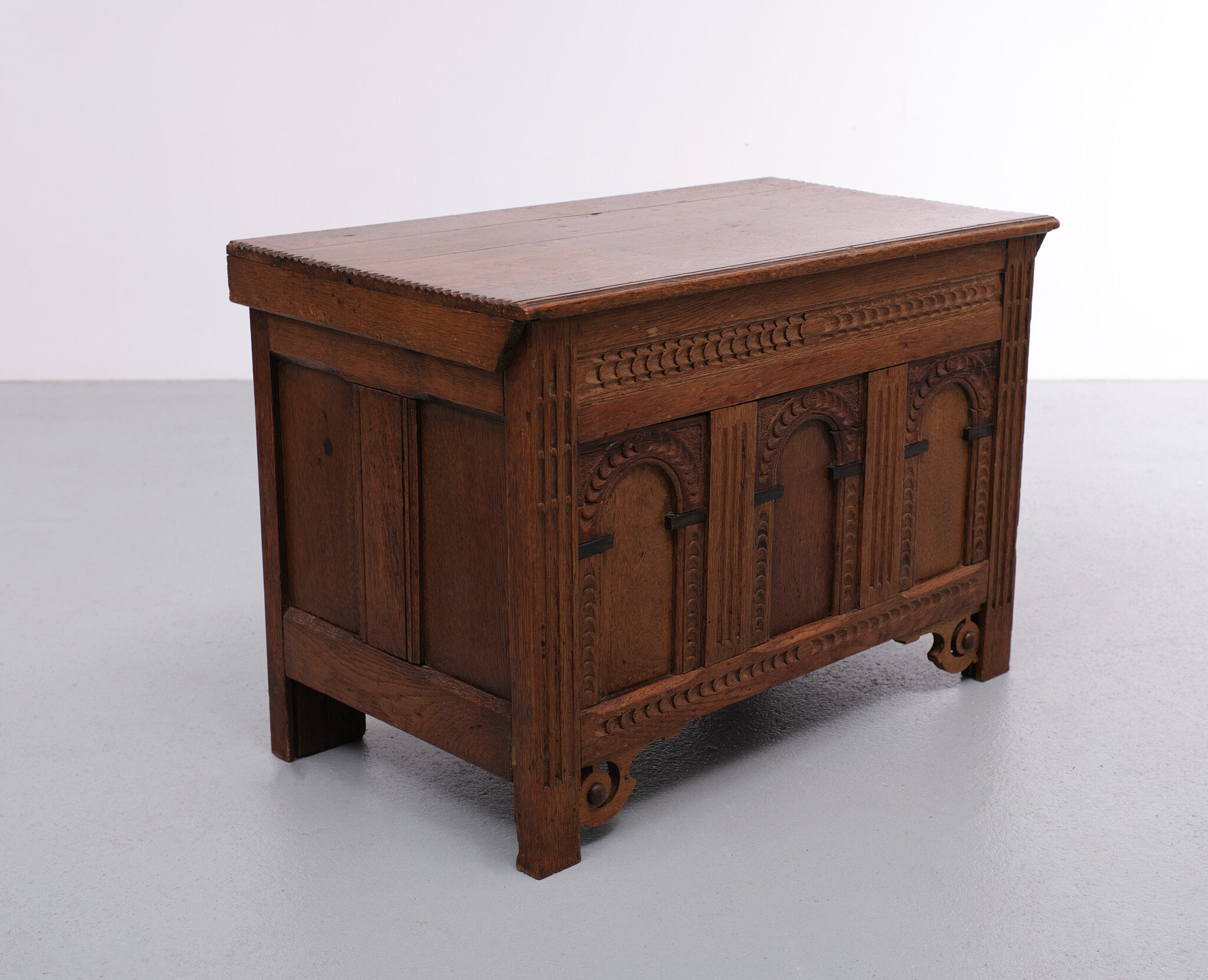Coffre miniature en chêne hollandais, 1820