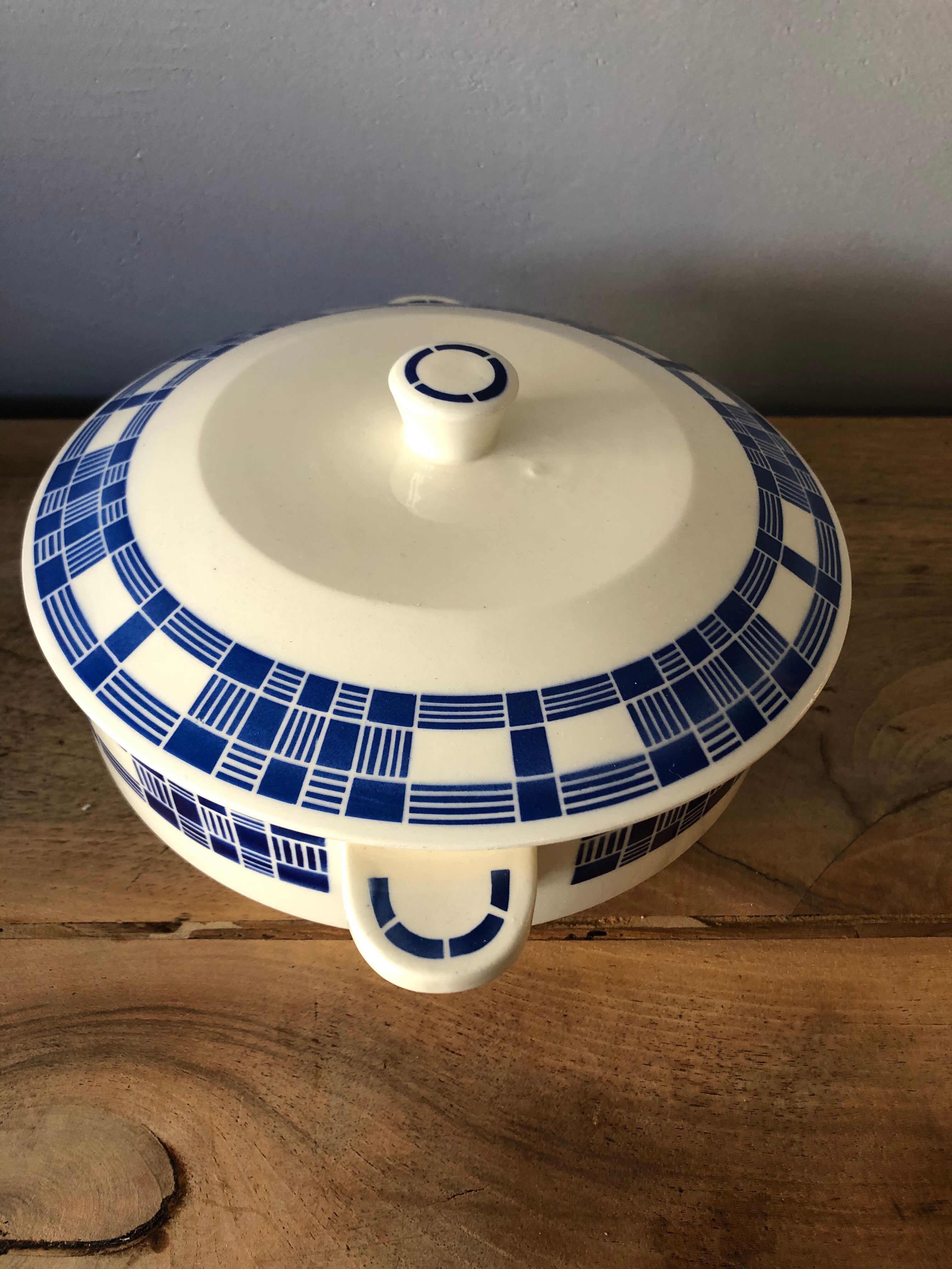 Old earthenware soup, Aurora model