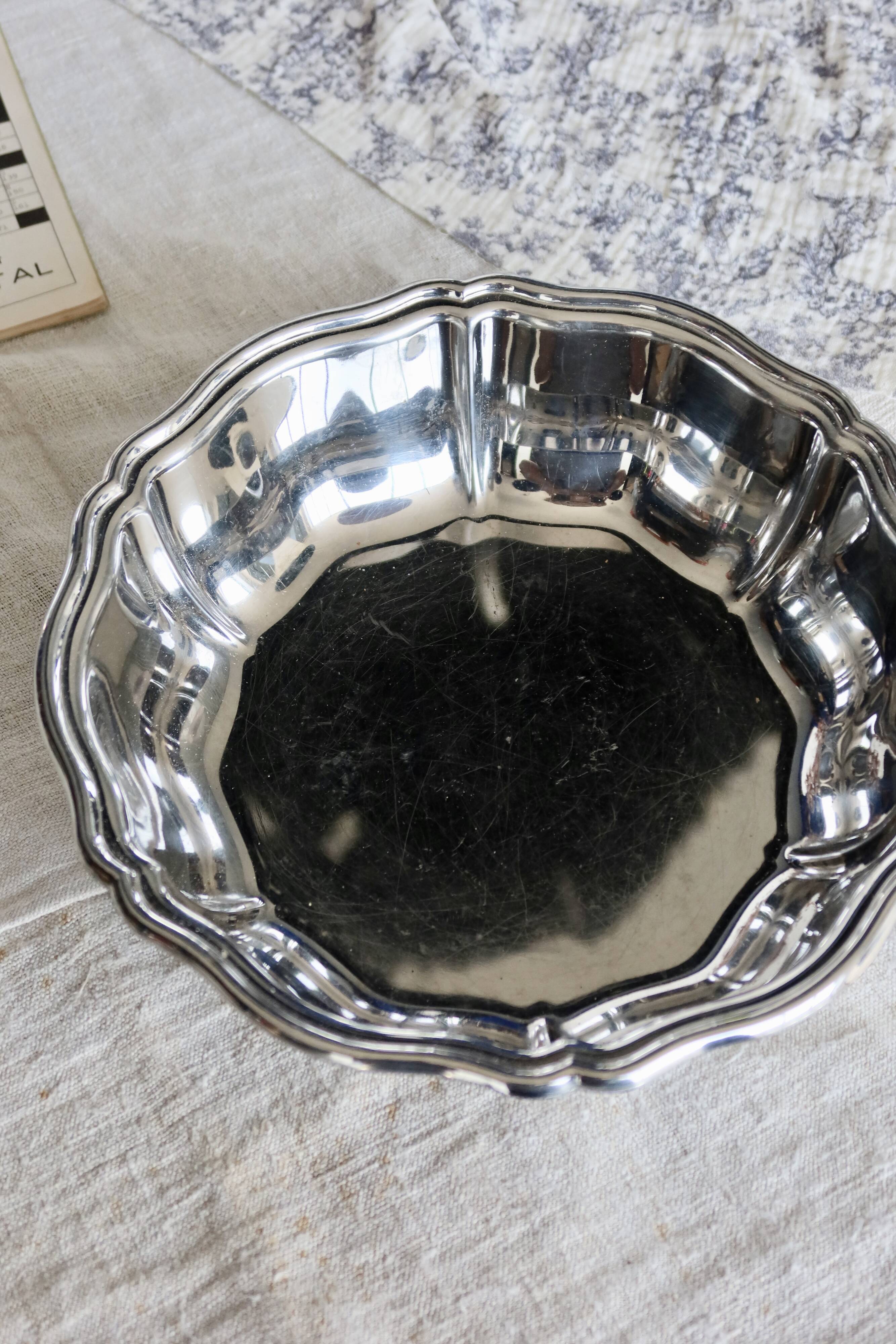 Vintage silver-plated metal salad bowl with gadrooned edge