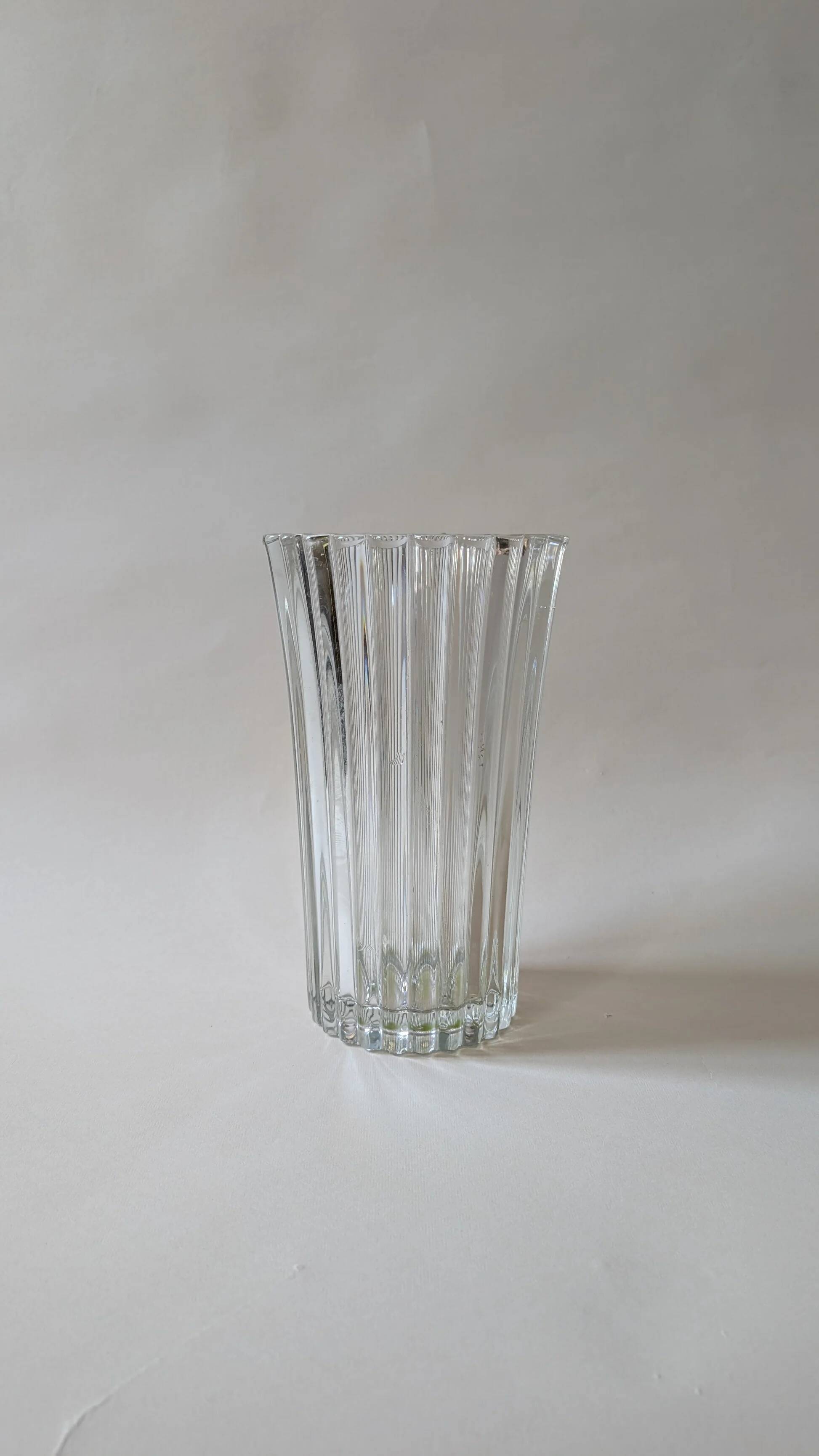 Clear glass vase – 25 cm