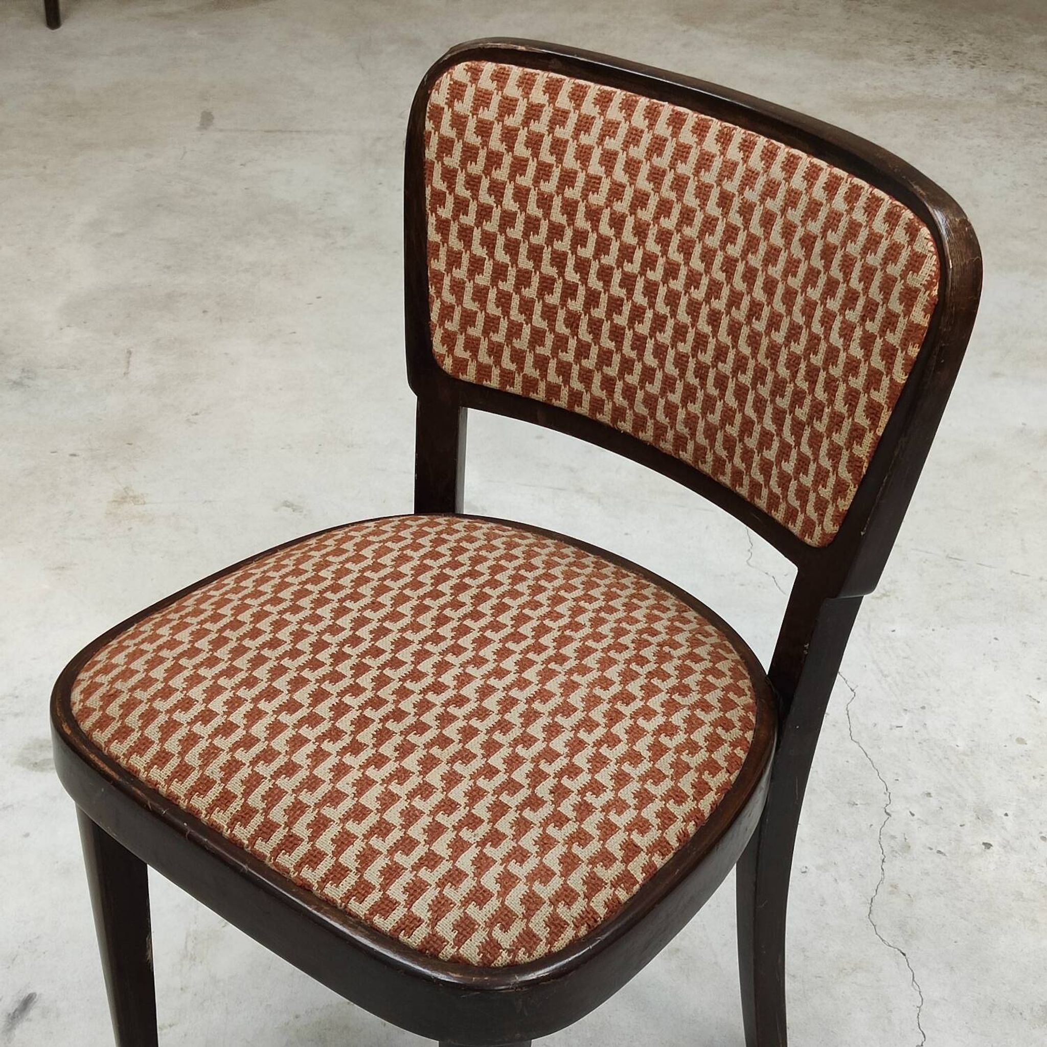 Lot de 4 chaises Thonet art déco 1930, tissu et noyer