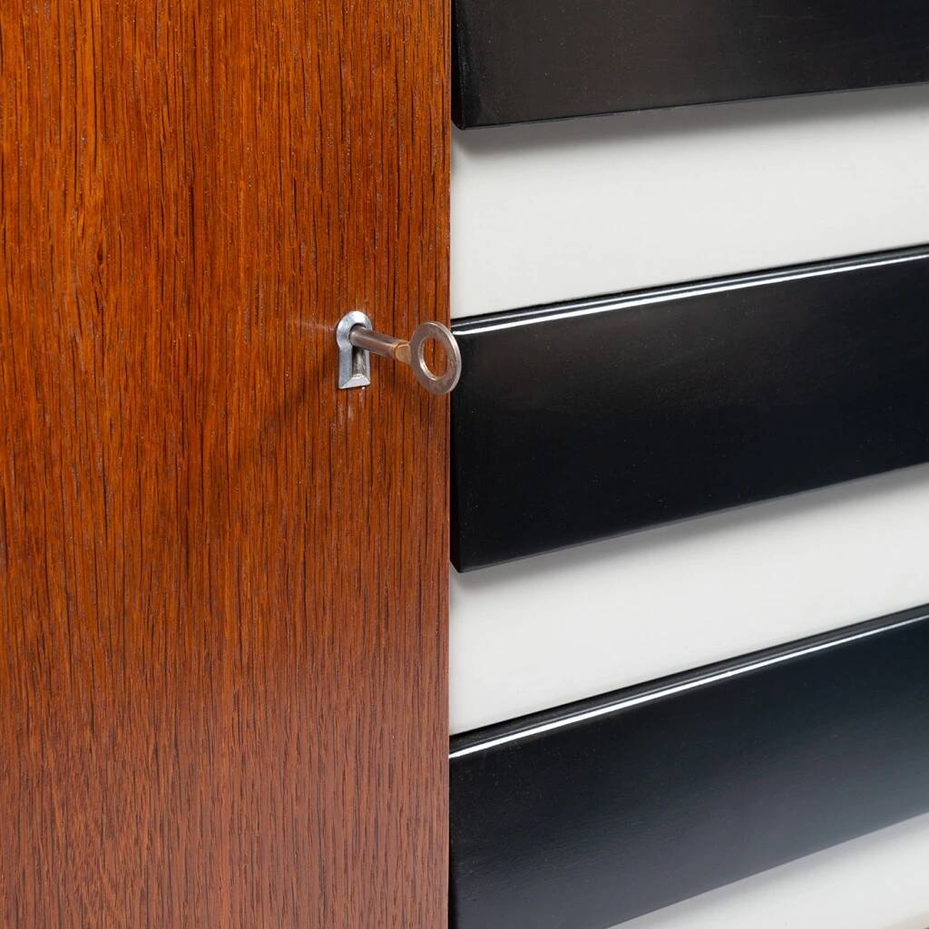 Original U-458 cabinet designed by Jiří Jiroutek in 1958